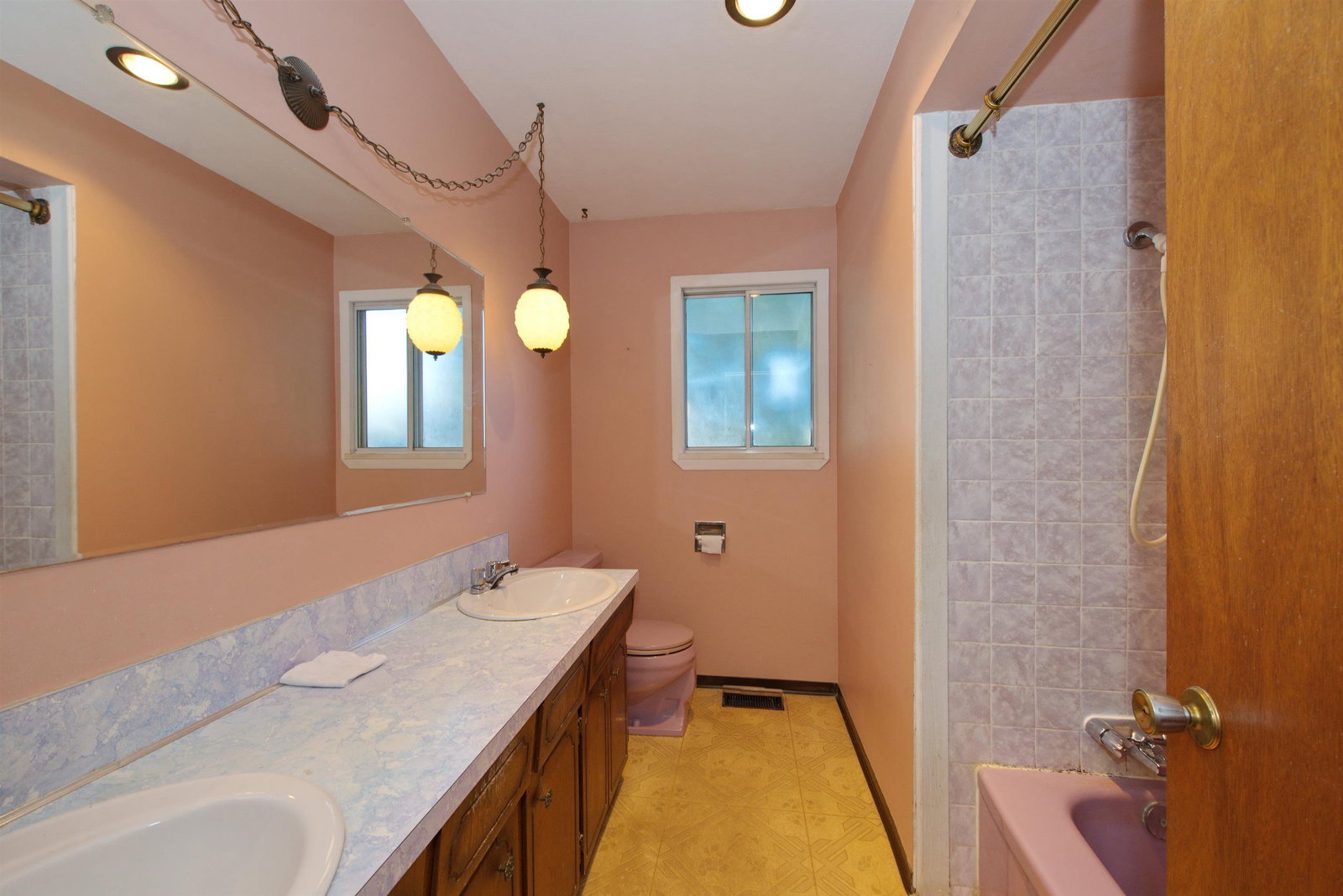 Listing Image 17