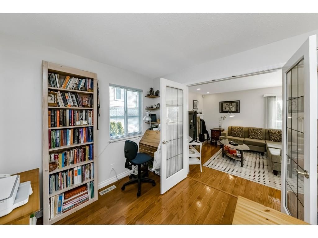 Listing Image 10