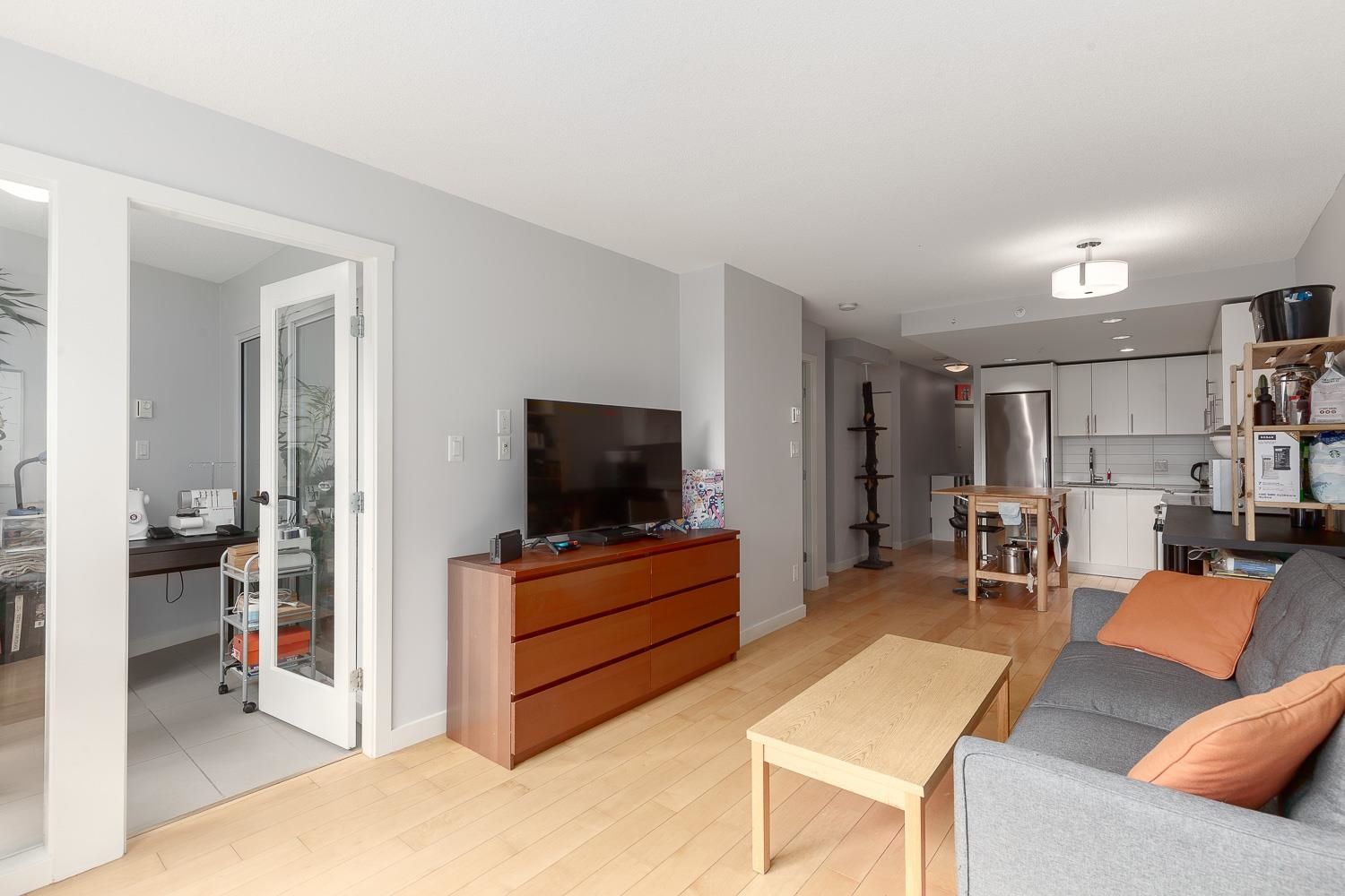 Listing Image 5