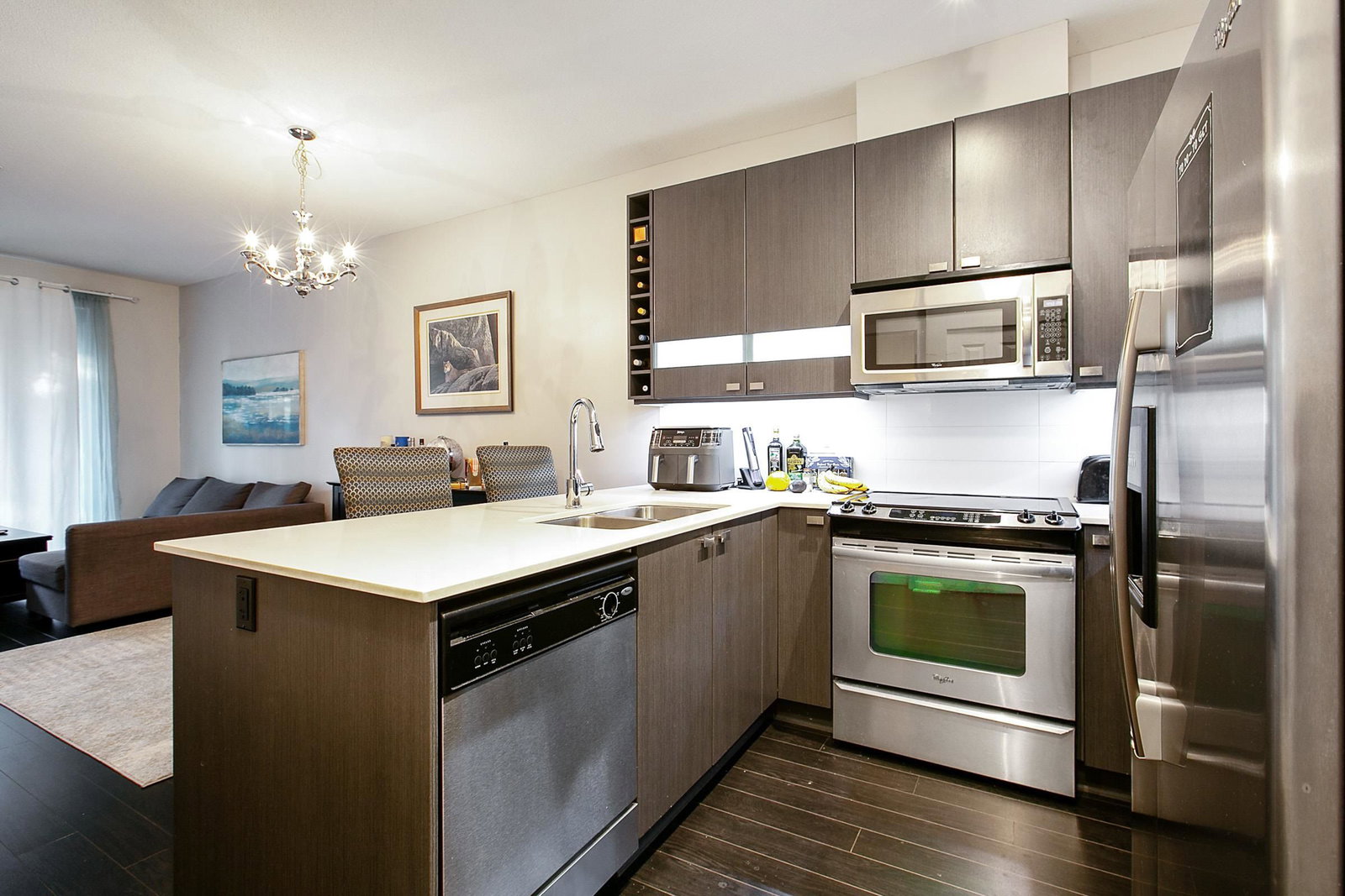 Listing Image 5