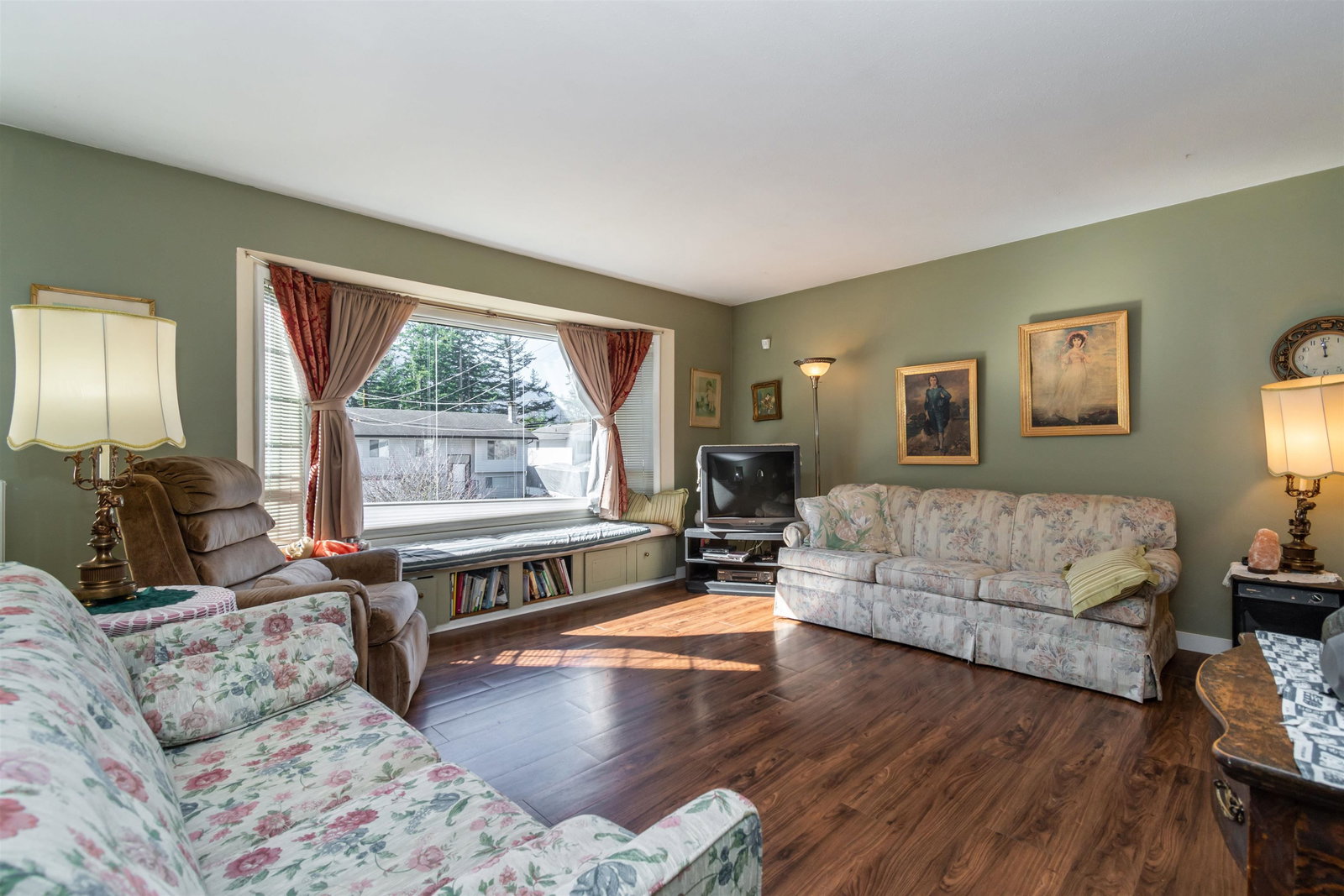 Listing Image 10