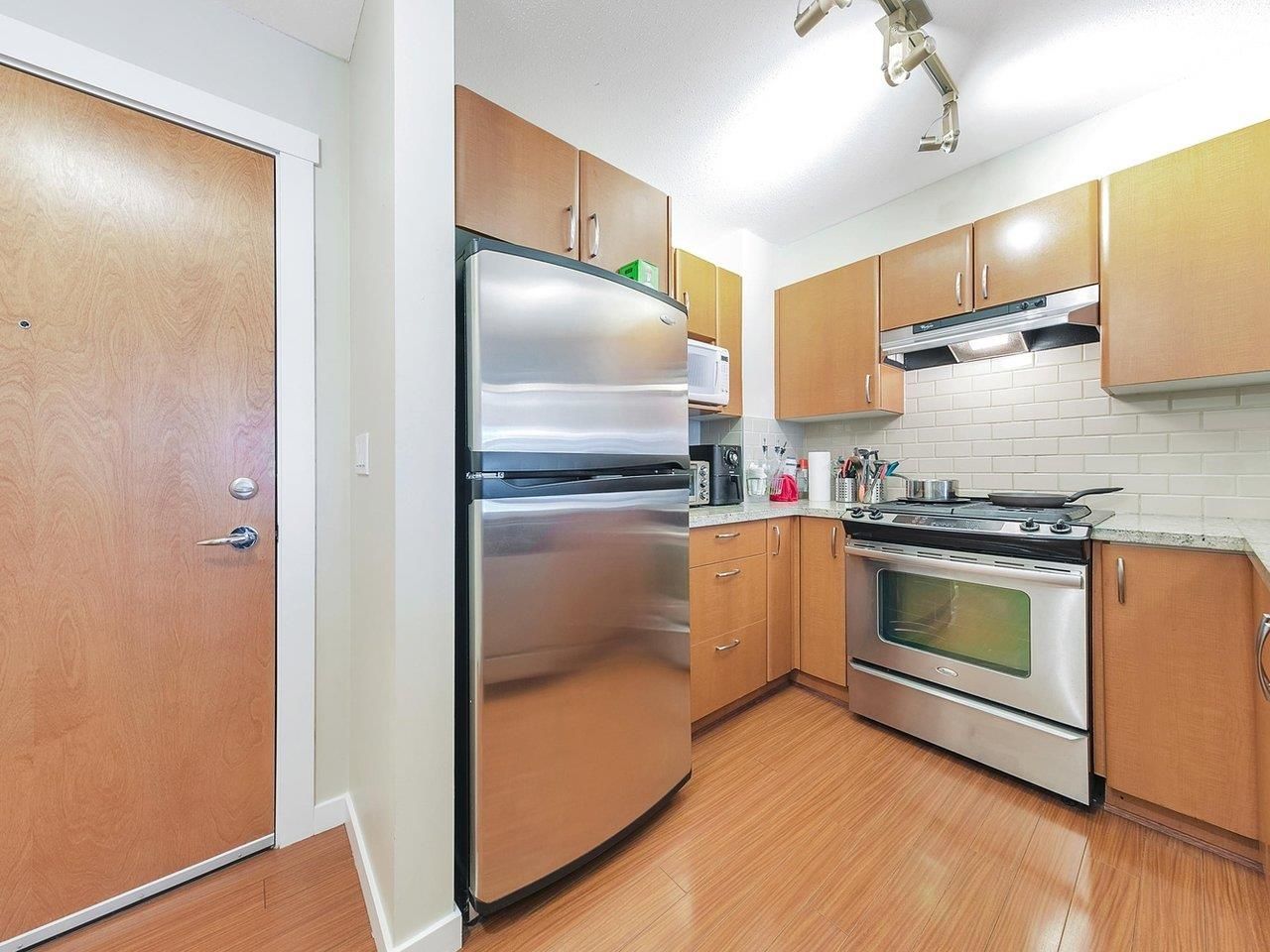 Listing Image 4