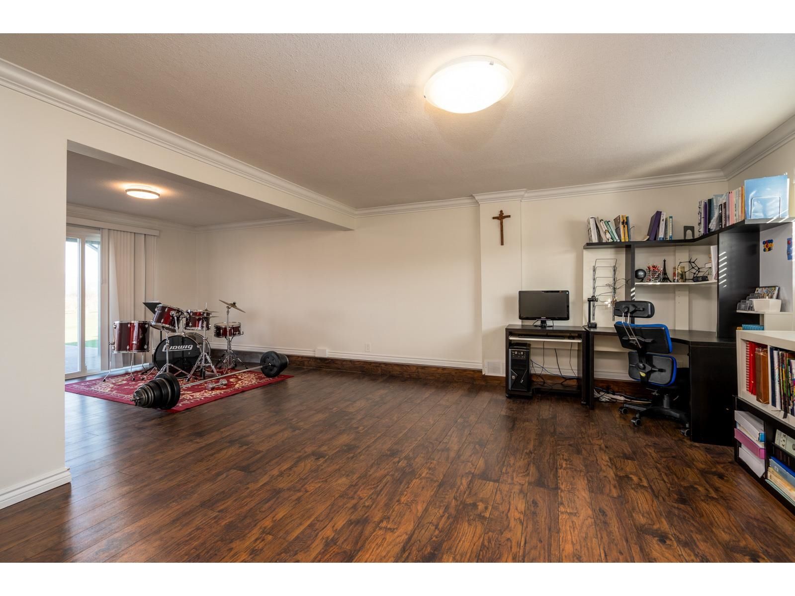 Listing Image 25