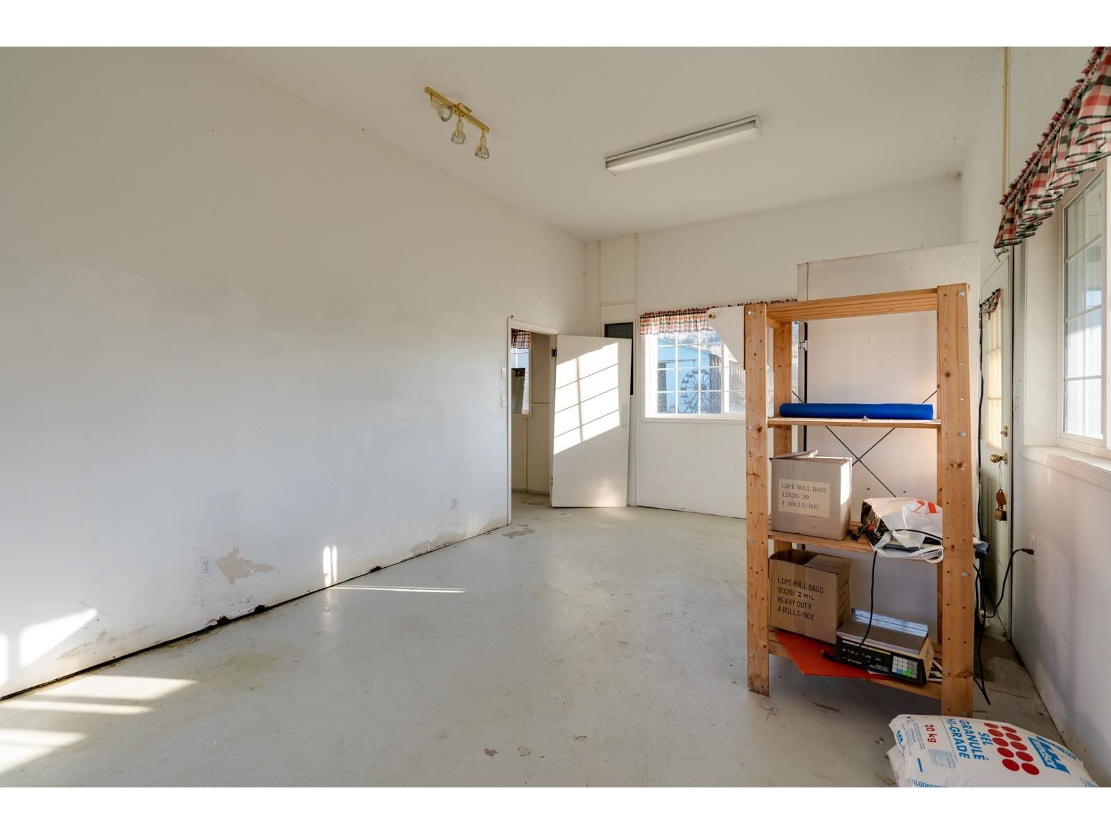 Listing Image 36