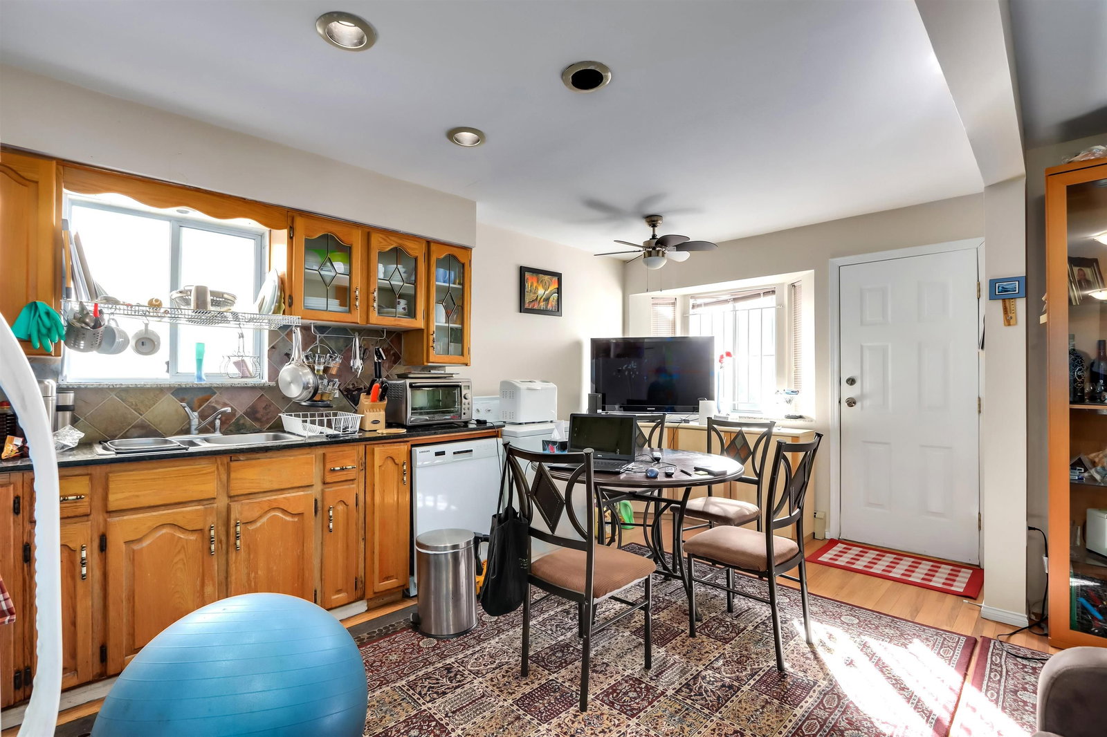 Listing Image 22