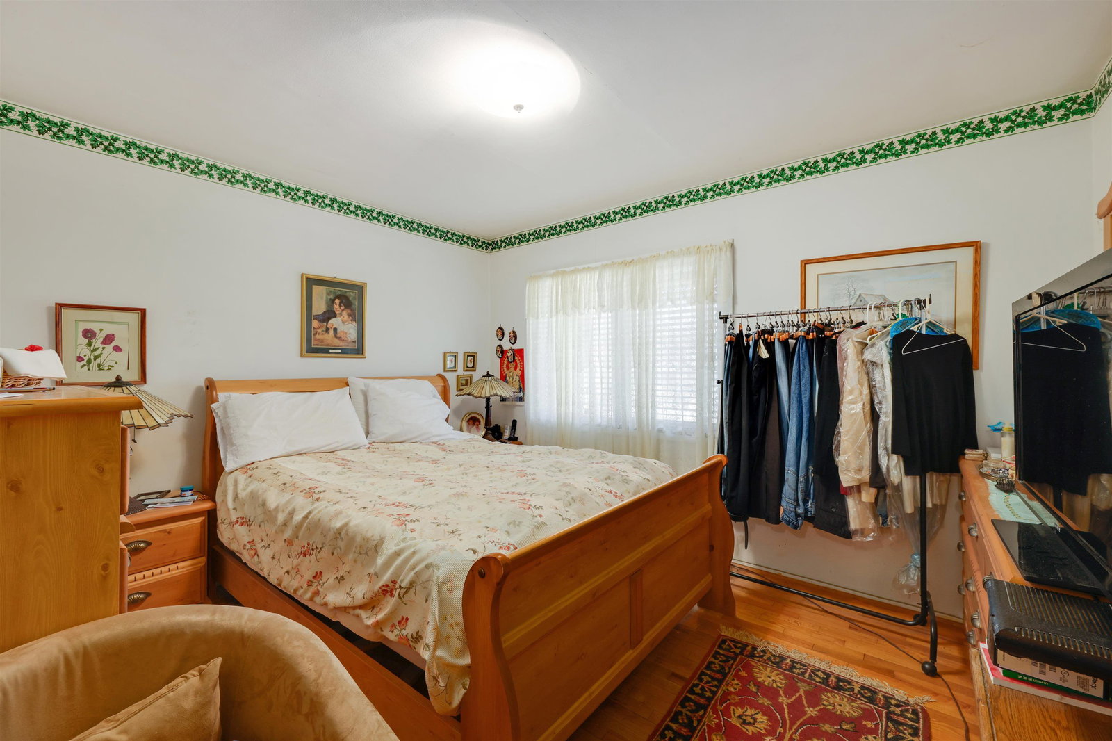 Listing Image 12