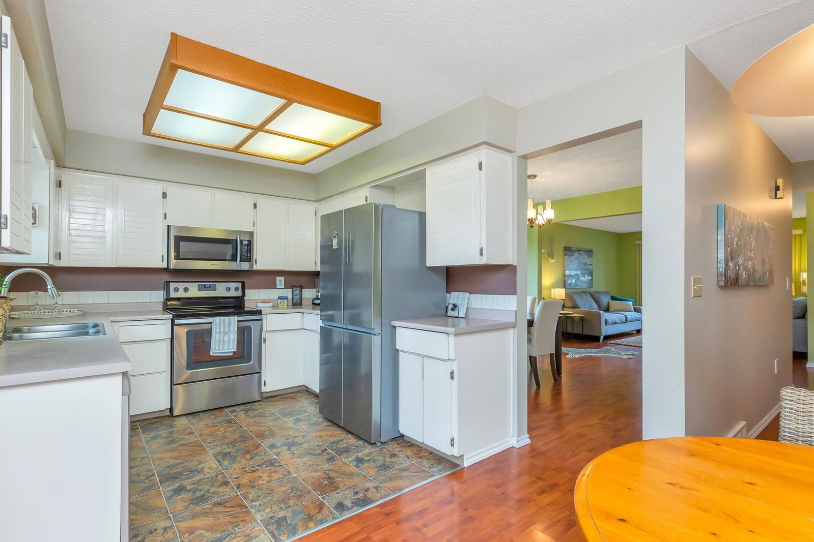 Listing Image 10