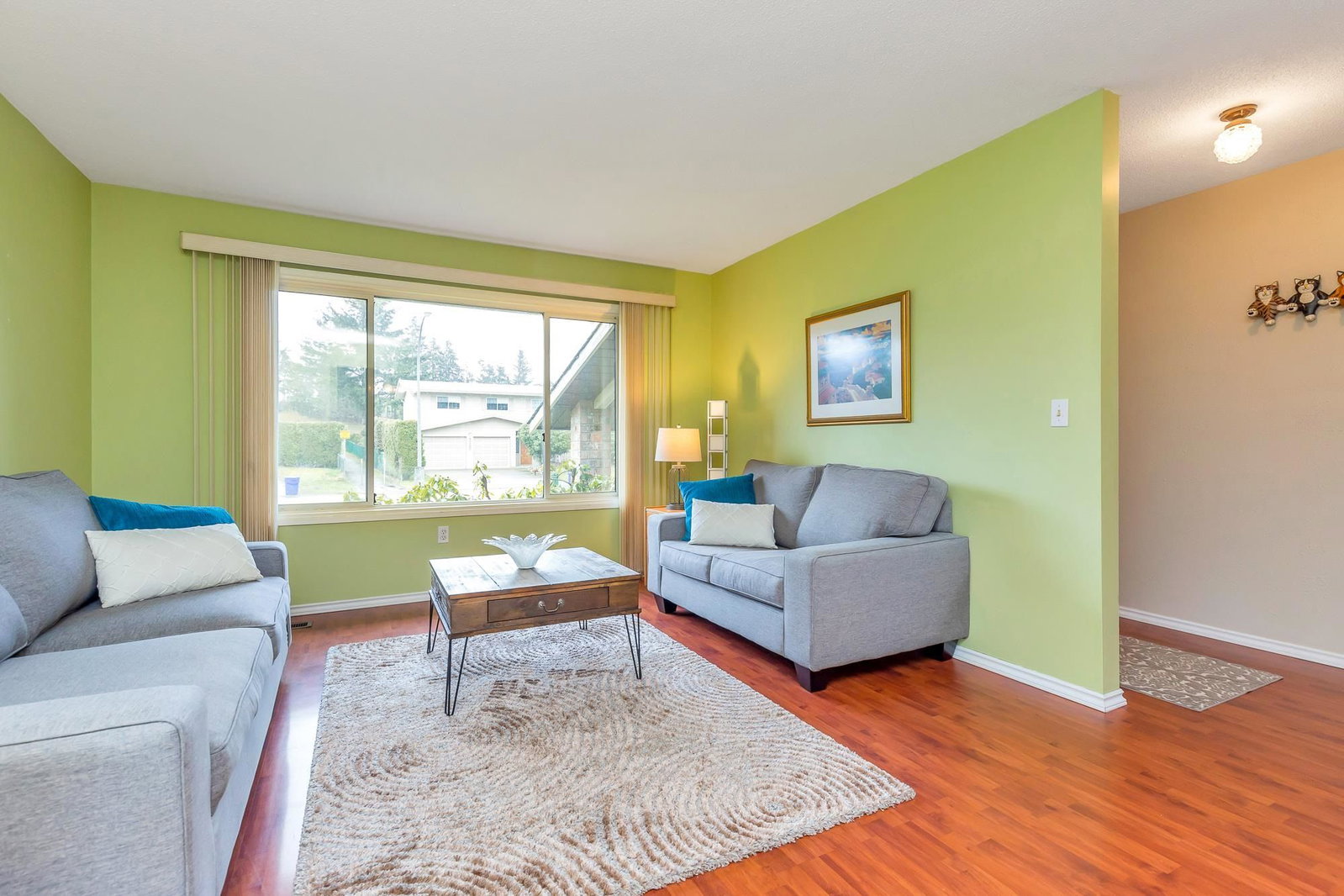 Listing Image 5