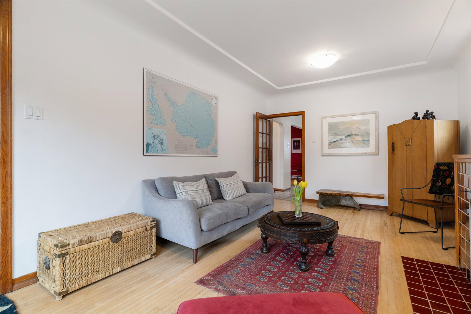 Listing Image 4