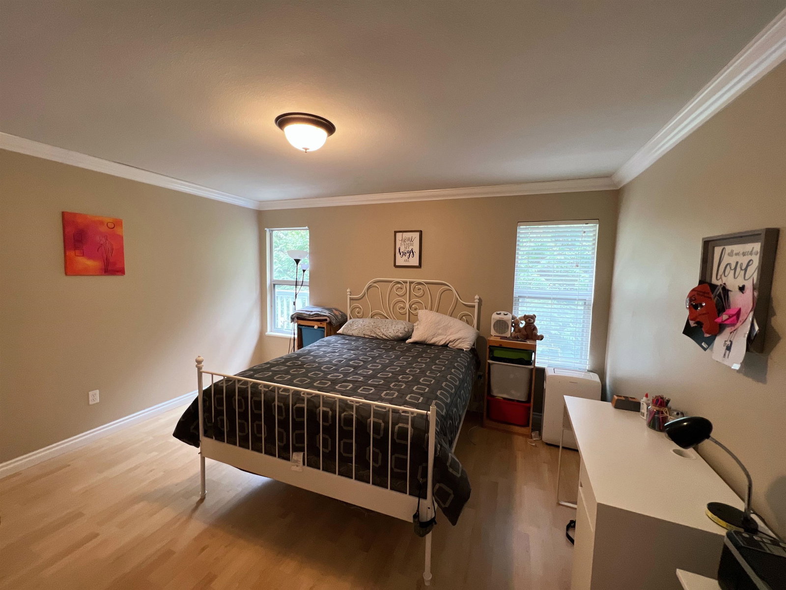 Listing Image 10