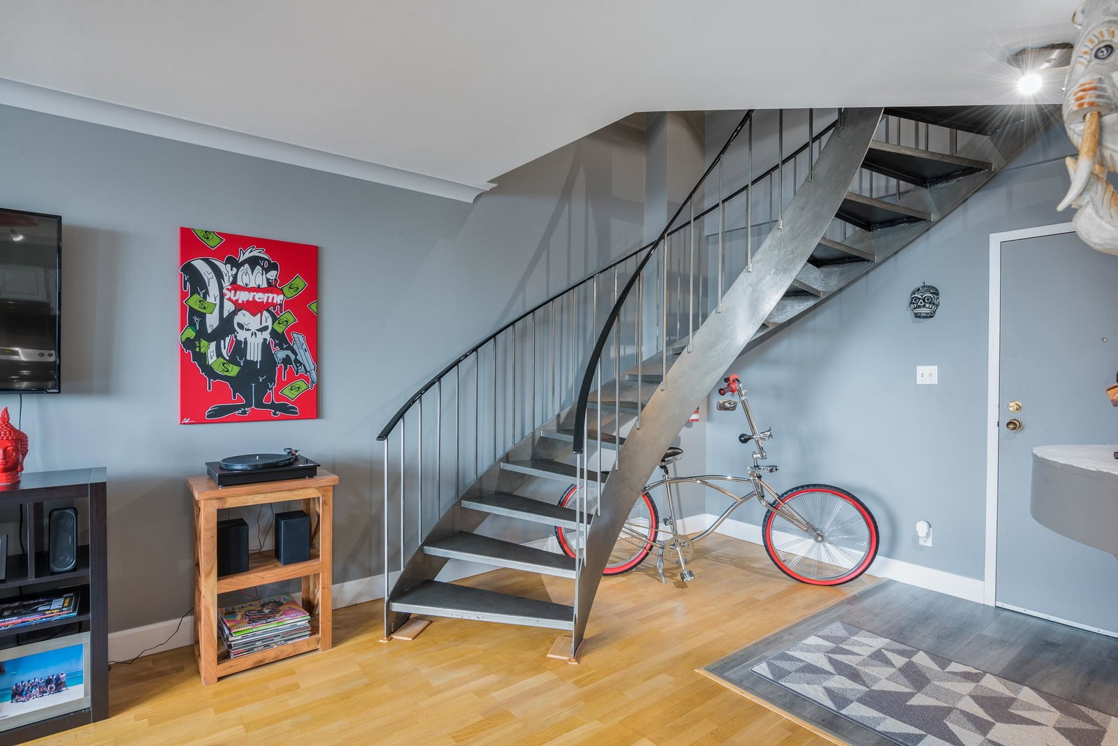 Listing Image 8