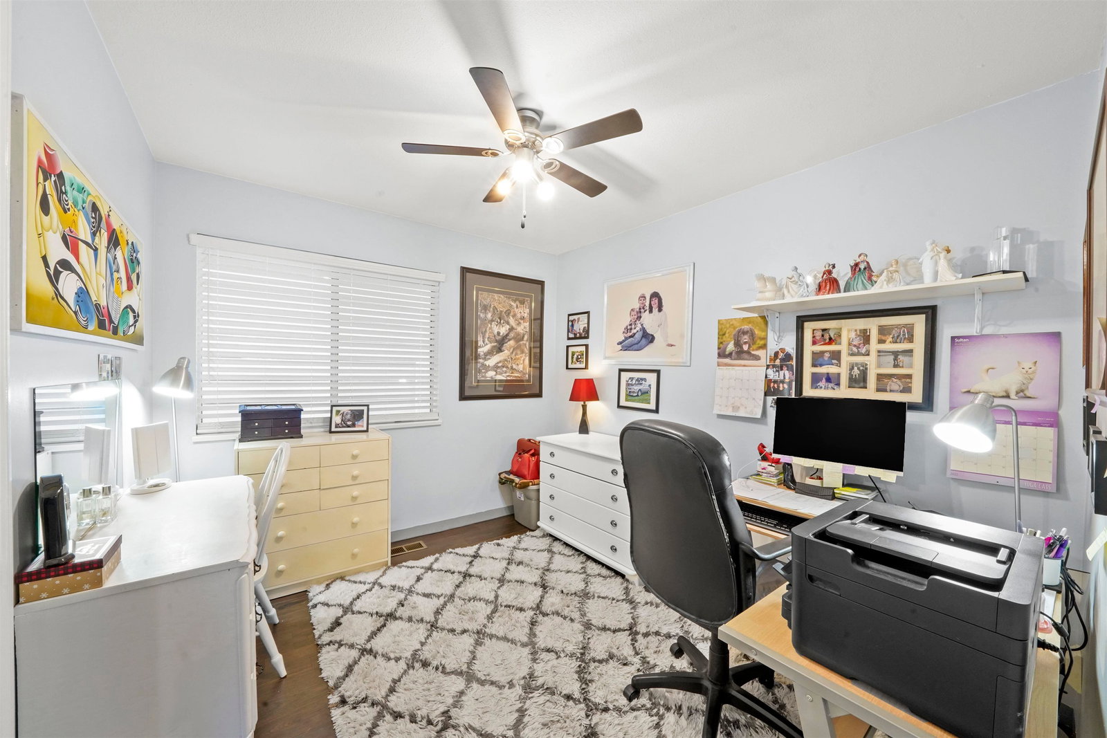 Listing Image 17
