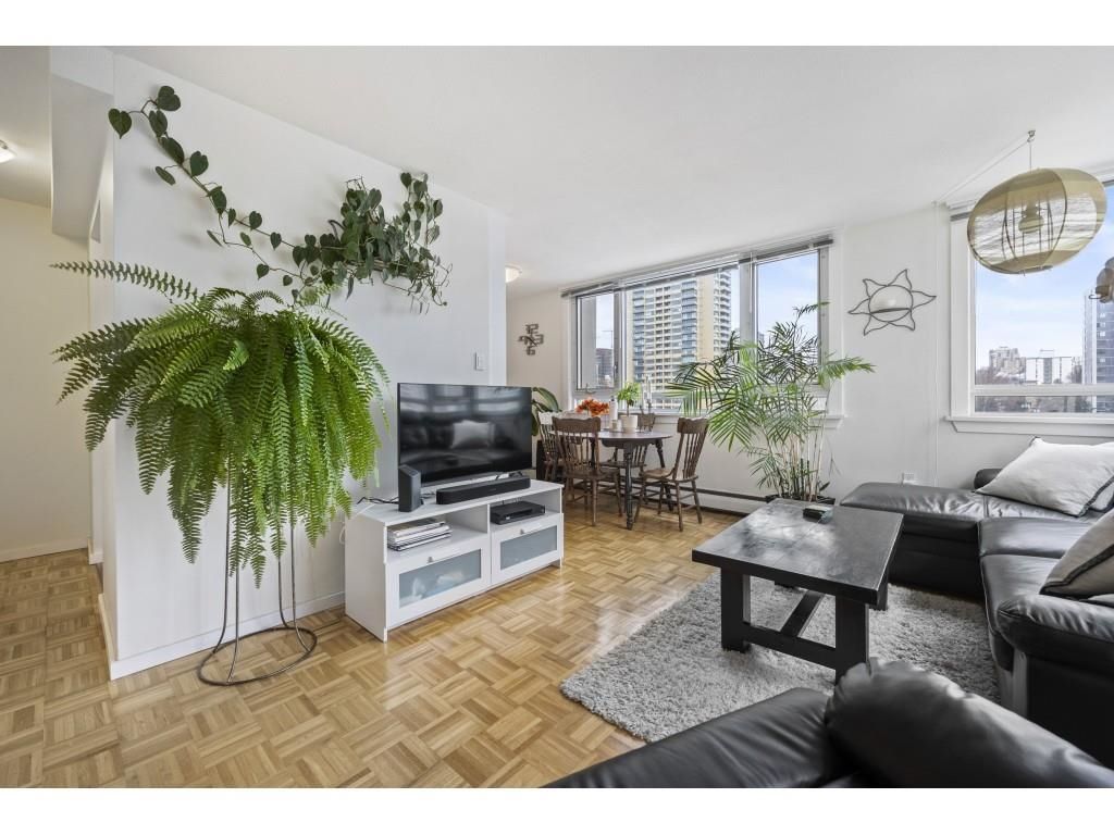 Listing Image 11