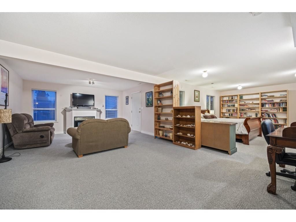 Listing Image 25
