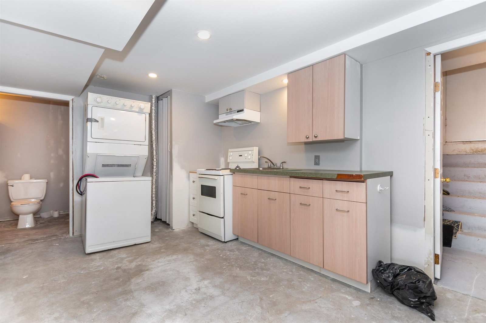 Listing Image 16