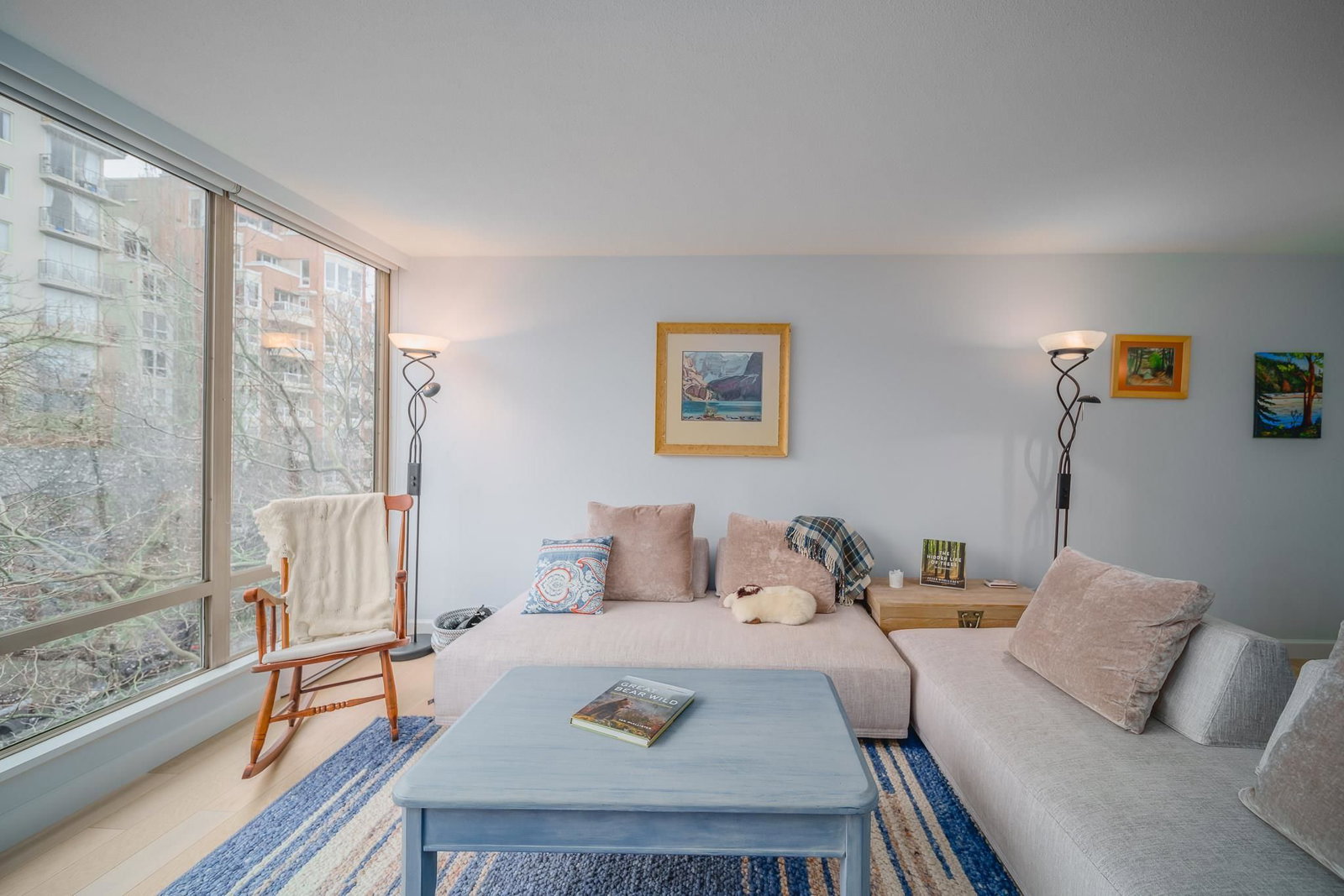 Listing Image 6