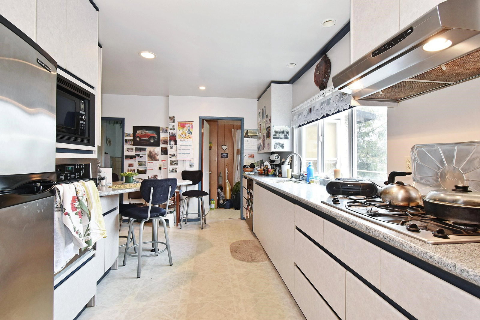 Listing Image 9
