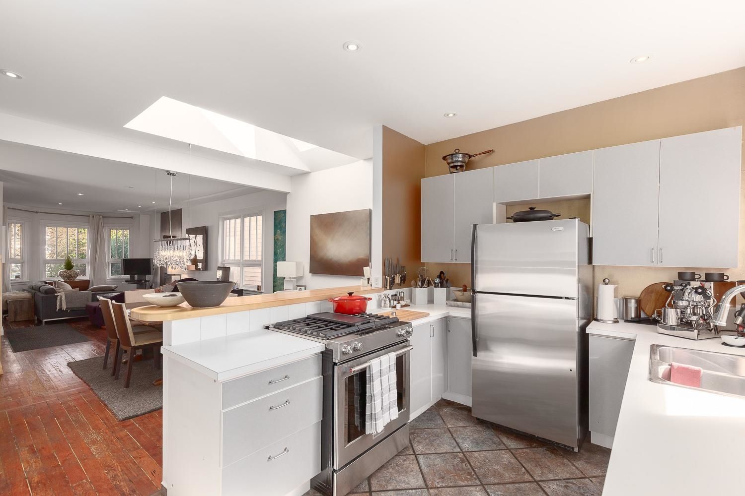 Listing Image 10