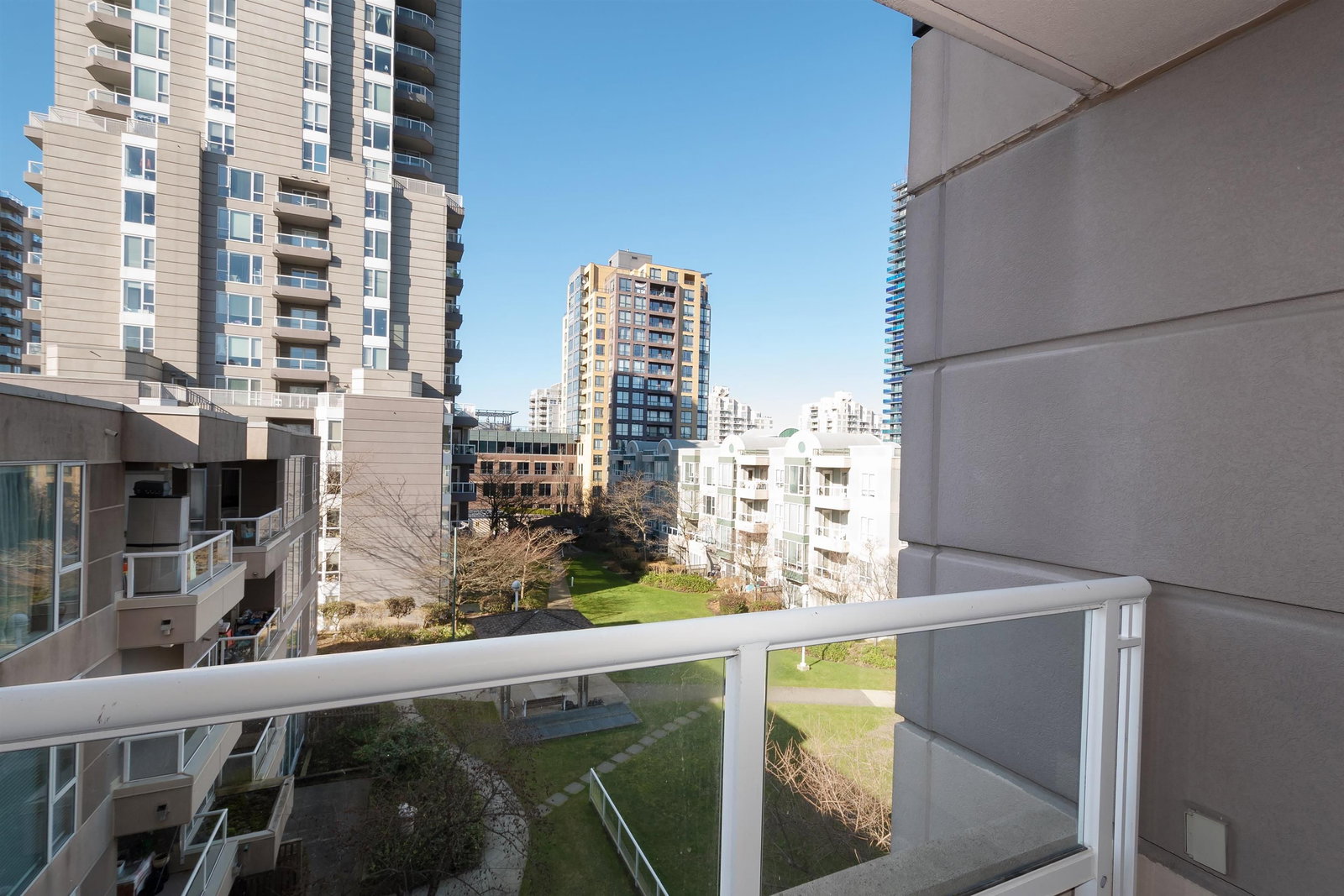 Listing Image 11