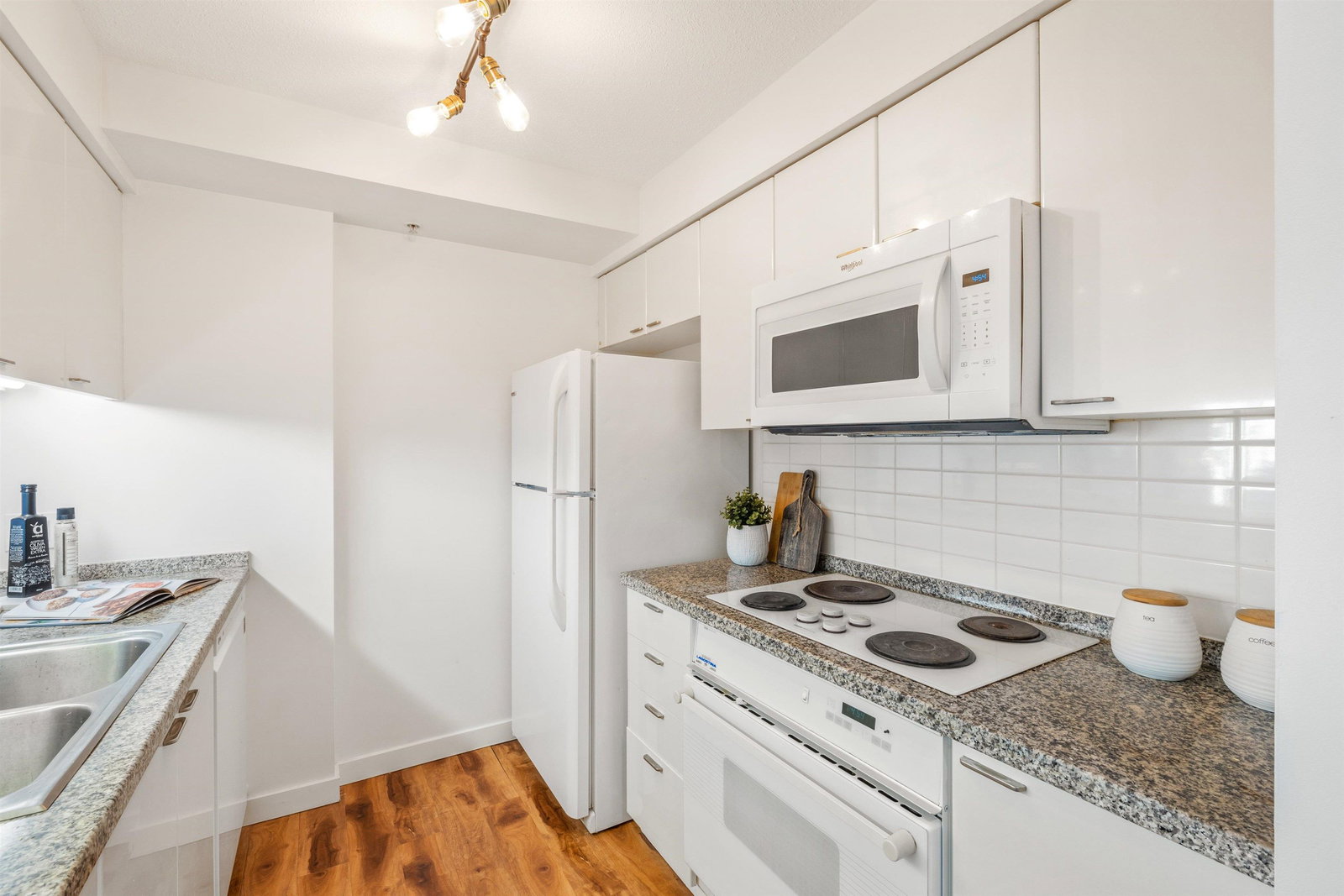 Listing Image 16