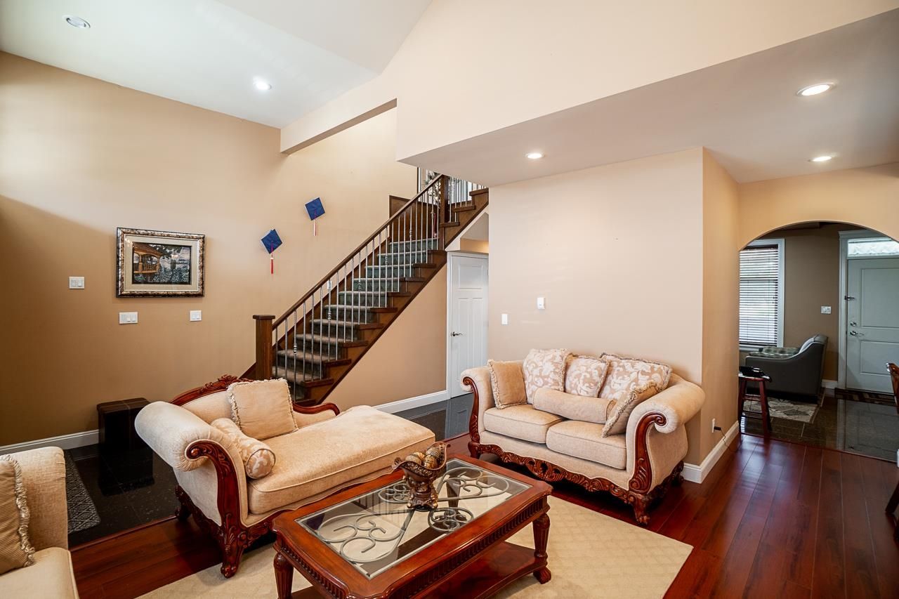 Listing Image 9