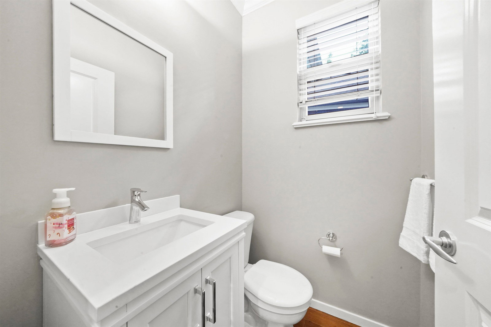 Listing Image 19