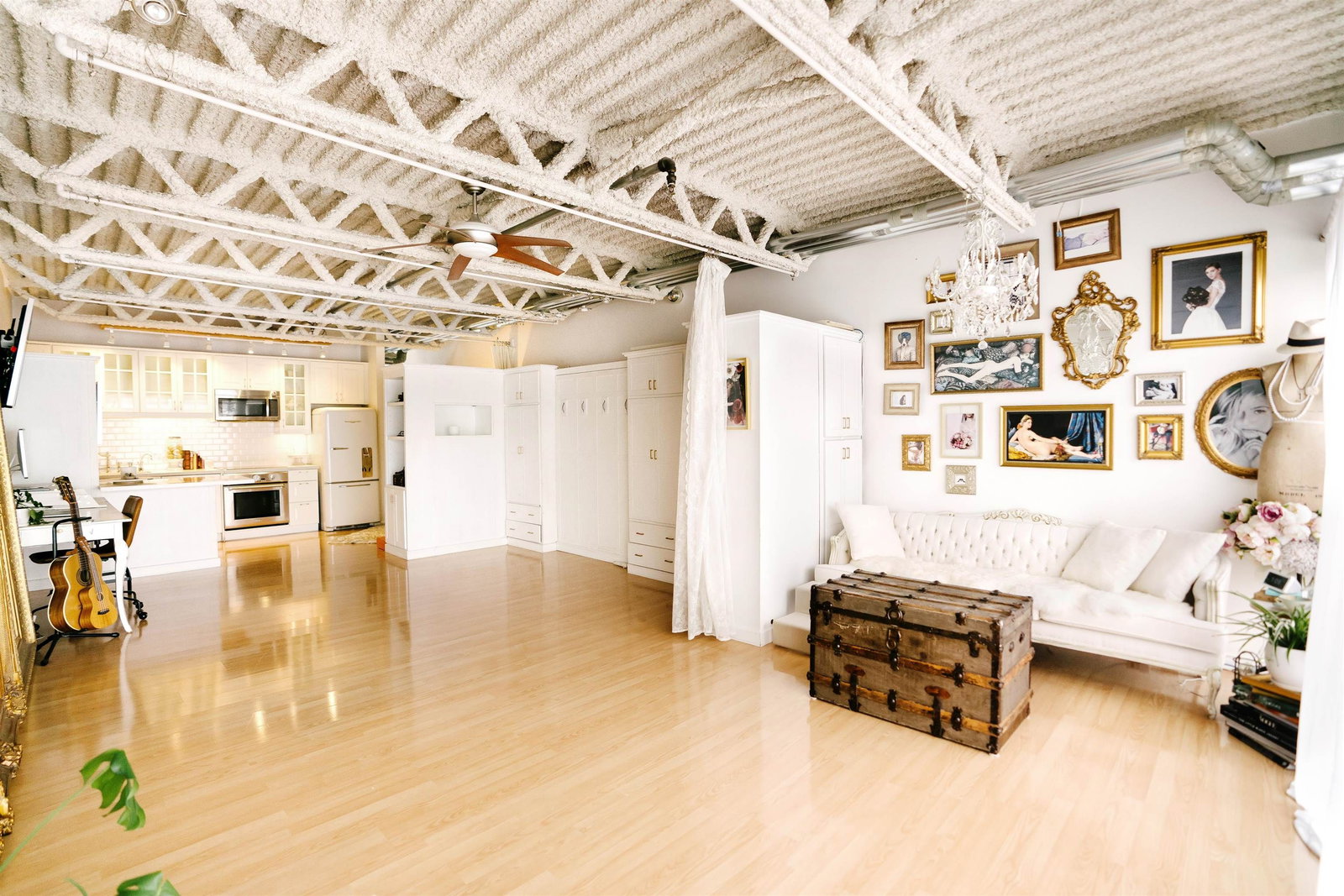 Listing Image 7