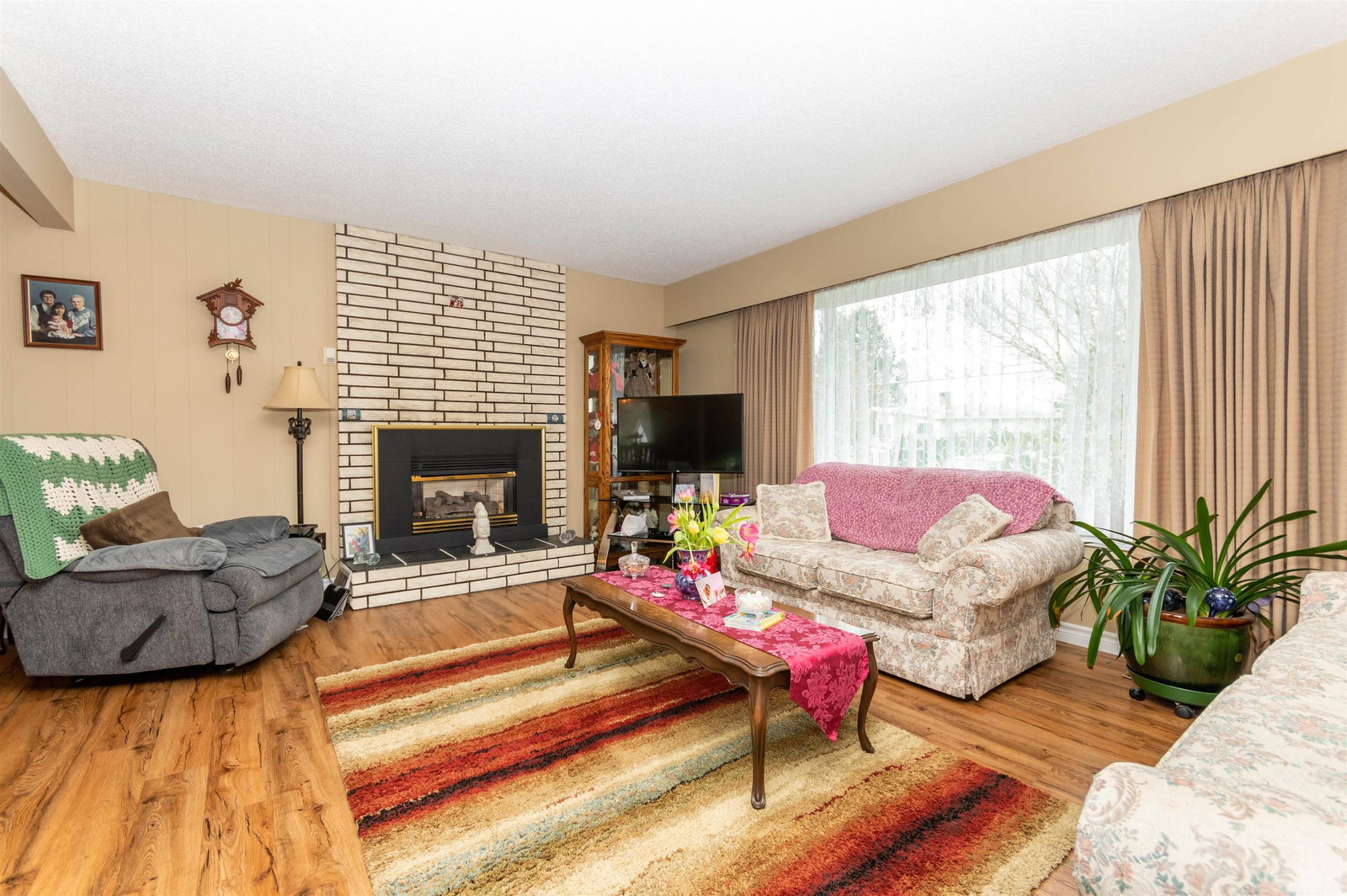 Listing Image 11