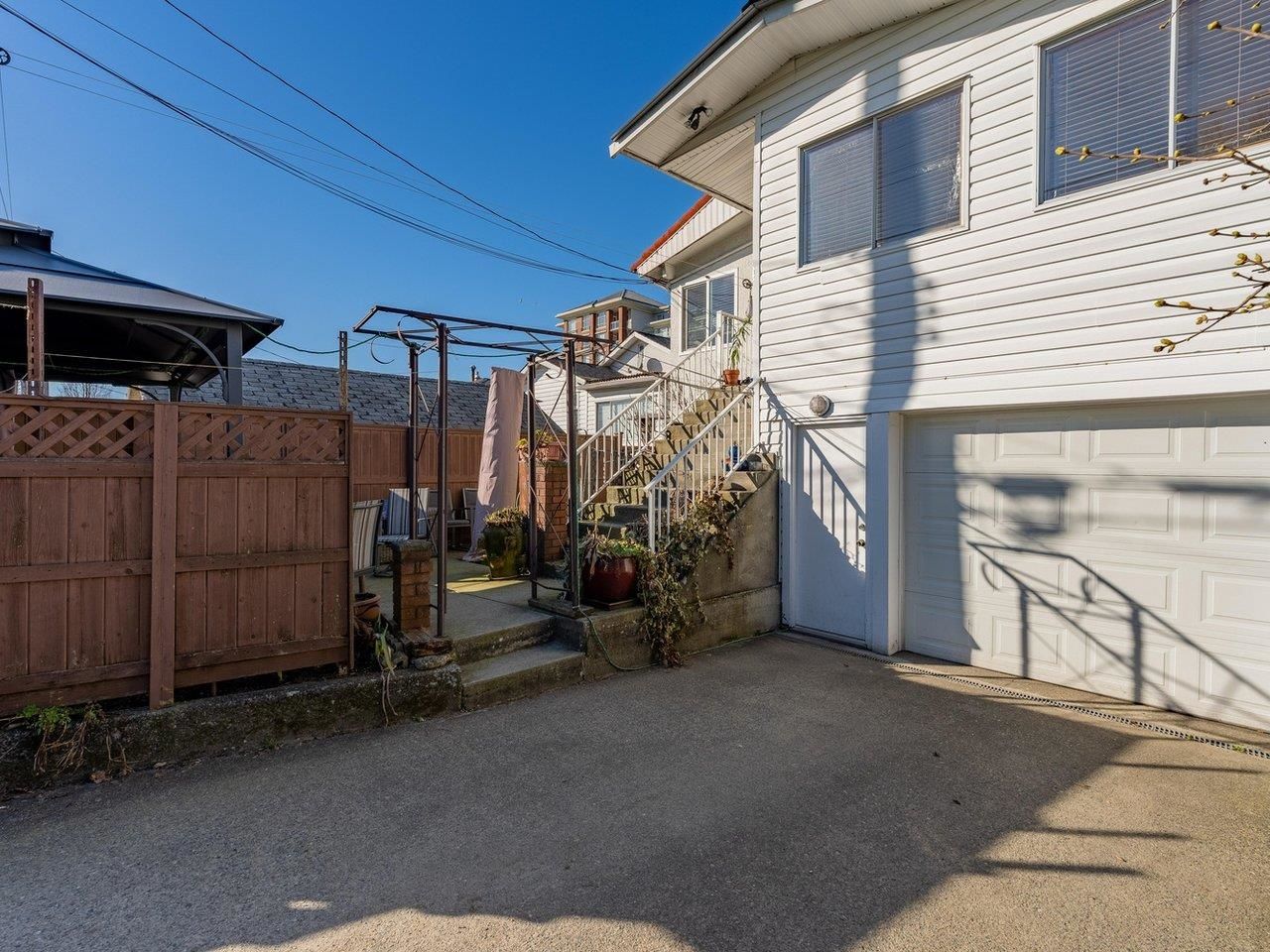 Listing Image 6