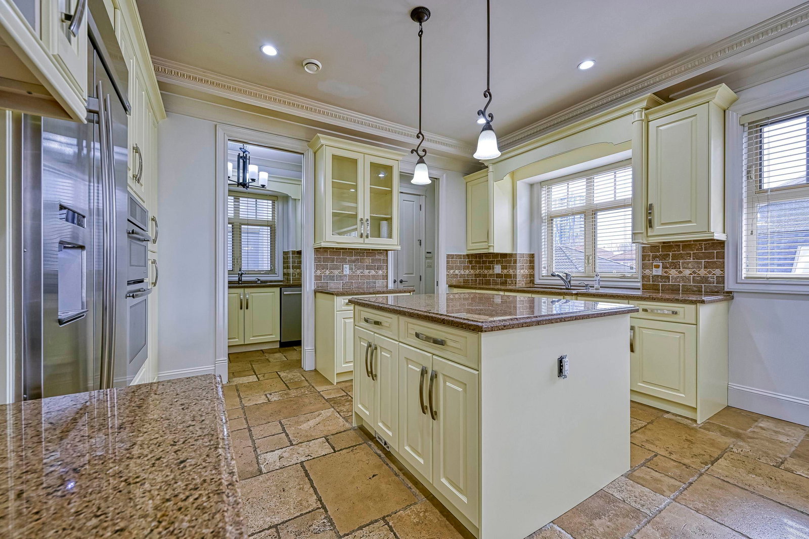 Listing Image 13