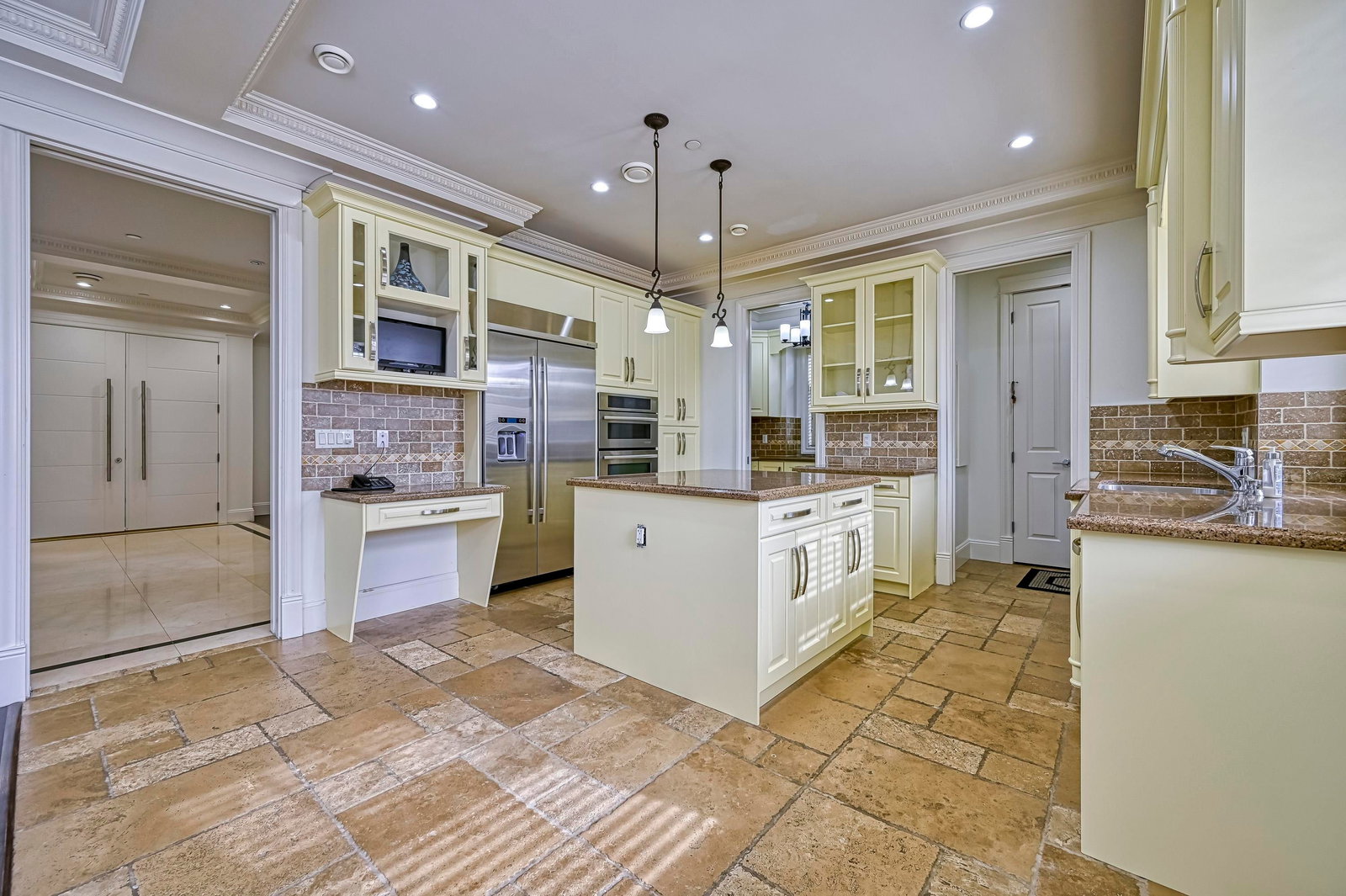 Listing Image 14