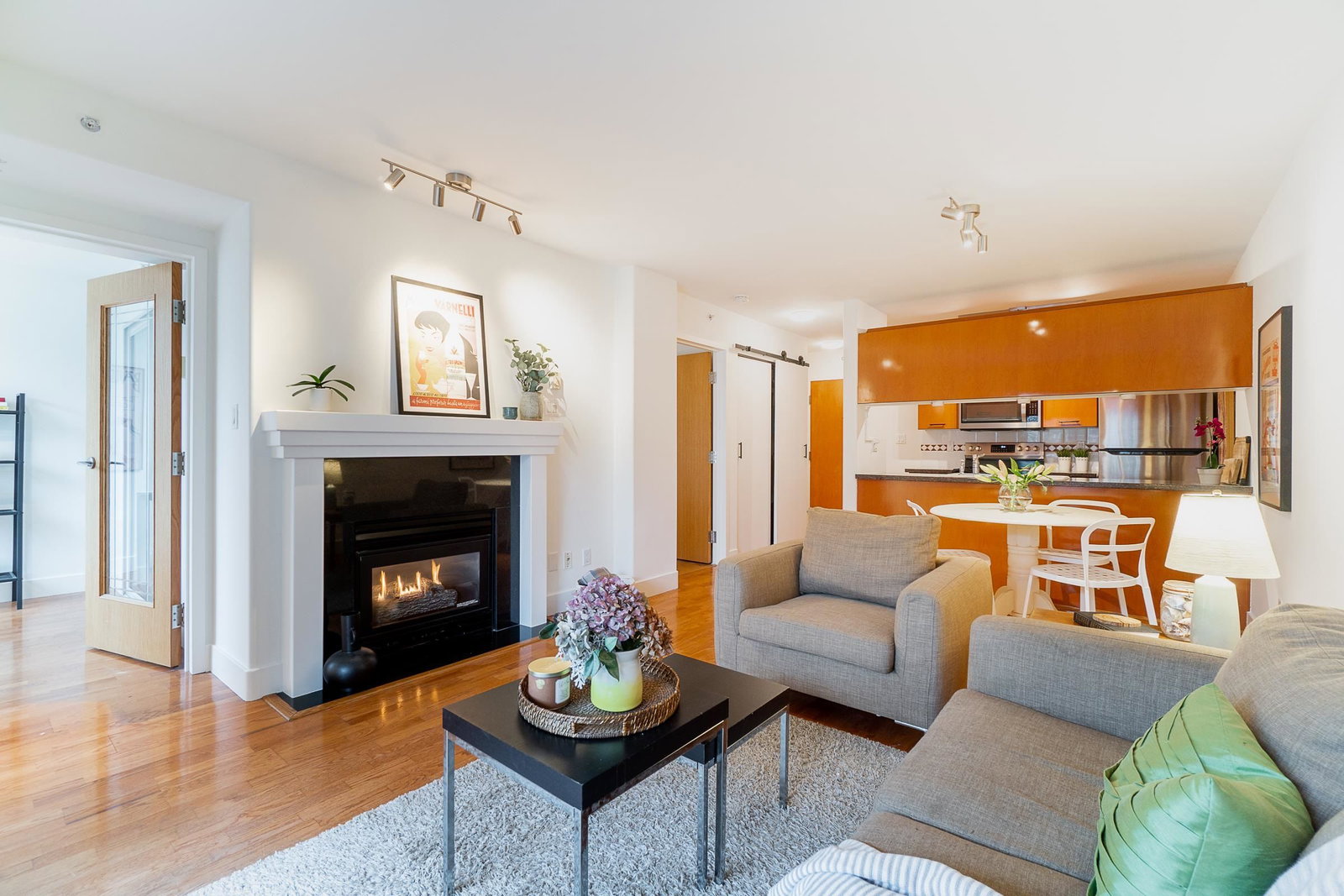 Listing Image 10