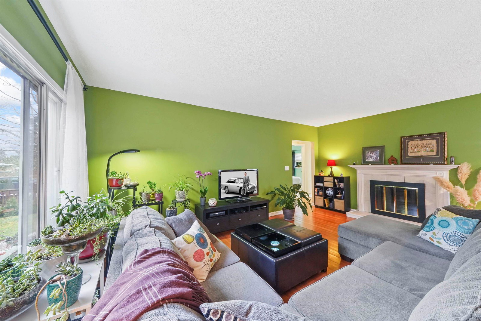 Listing Image 8