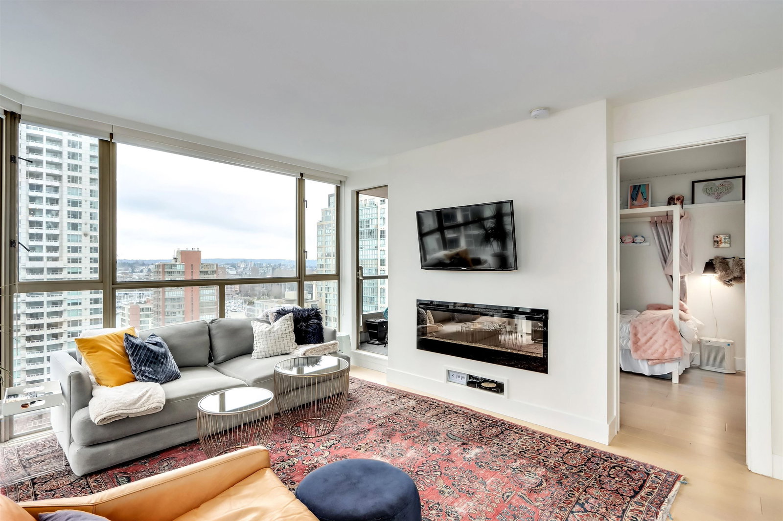 Listing Image 5