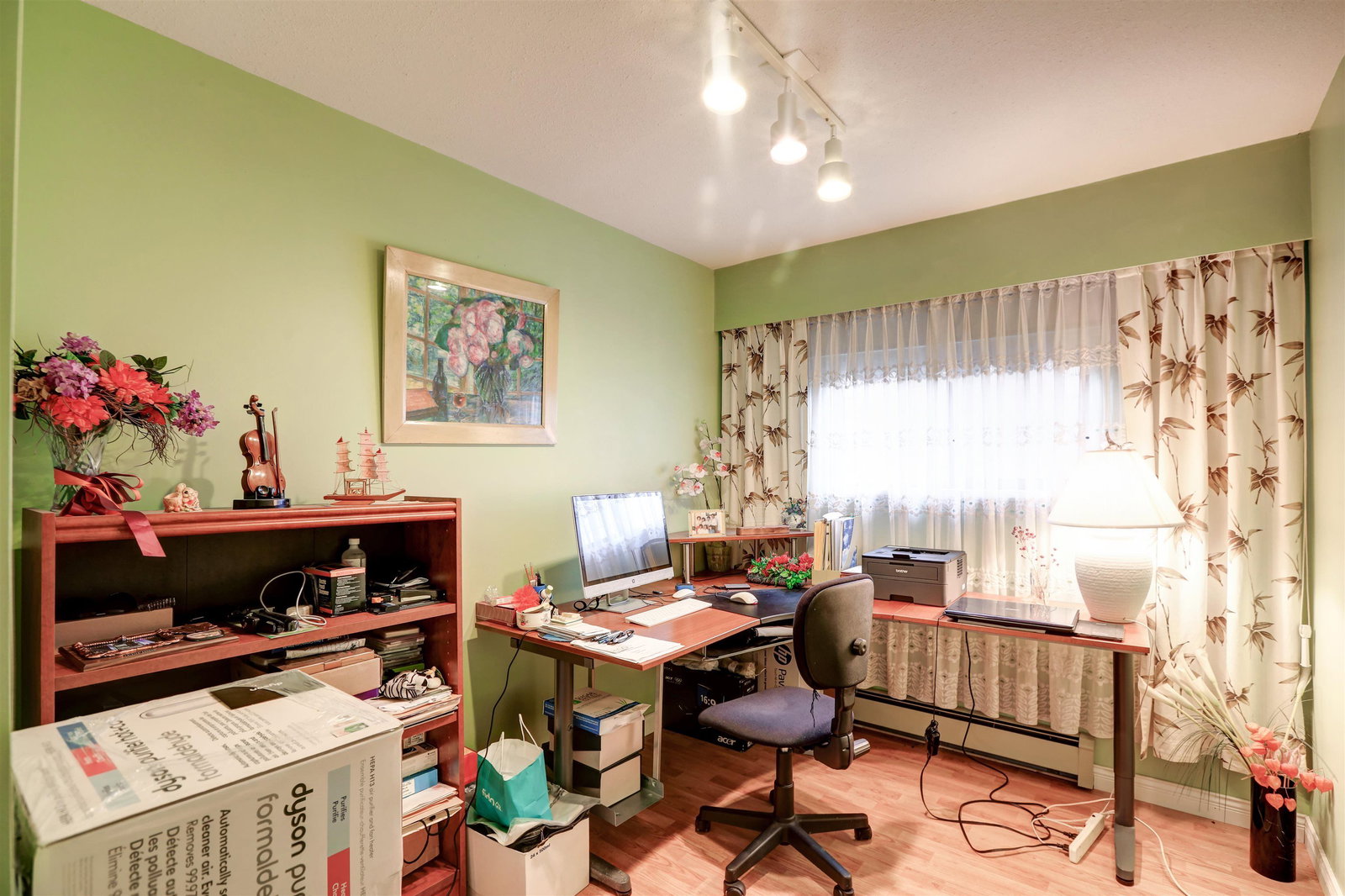 Listing Image 11