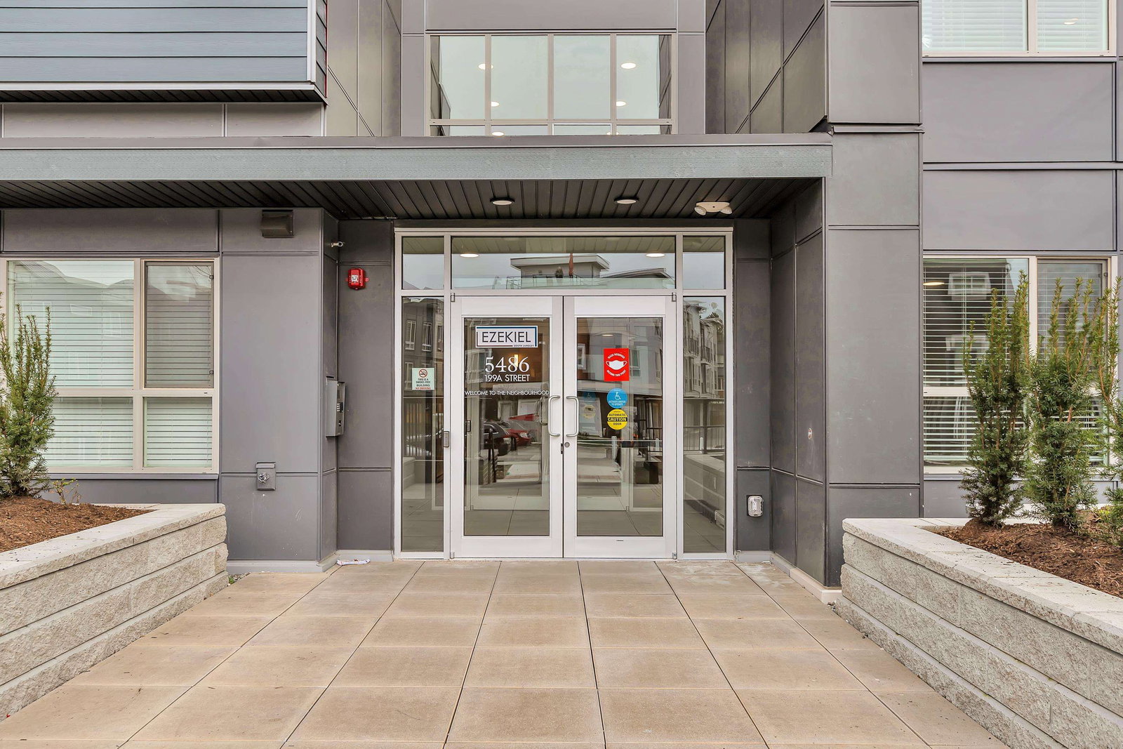 Listing Image 4