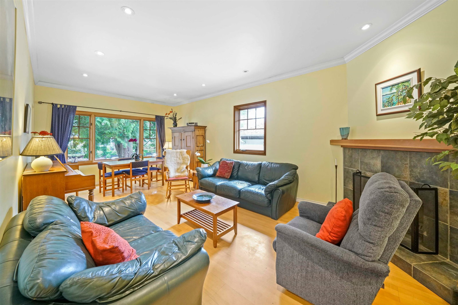 Listing photo 5