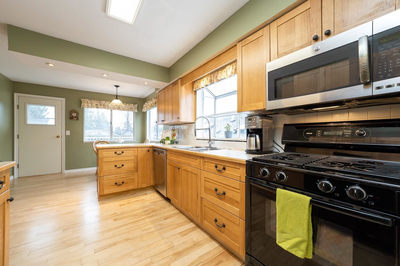 Listing Image 14