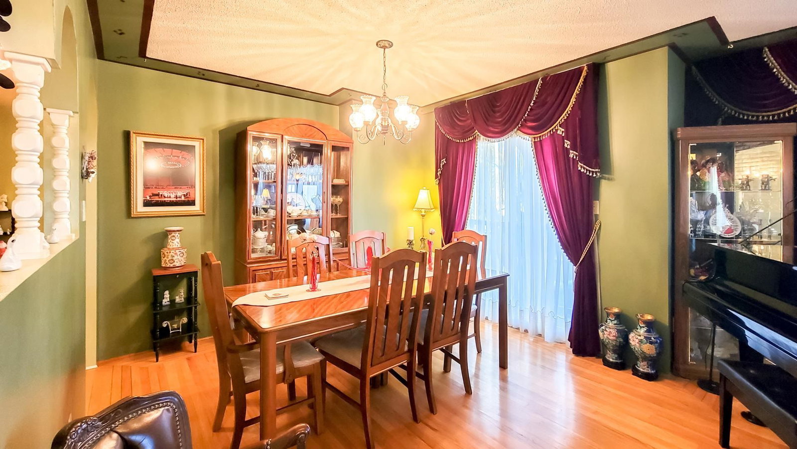 Listing Image 5