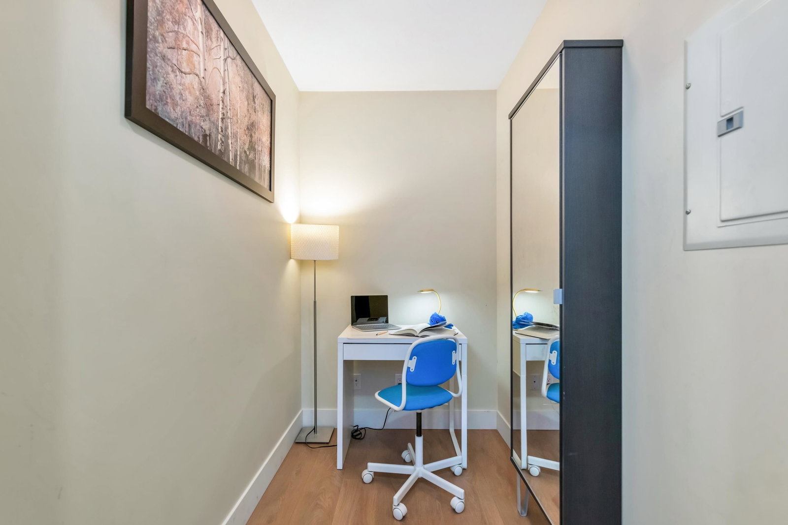 Listing Image 11