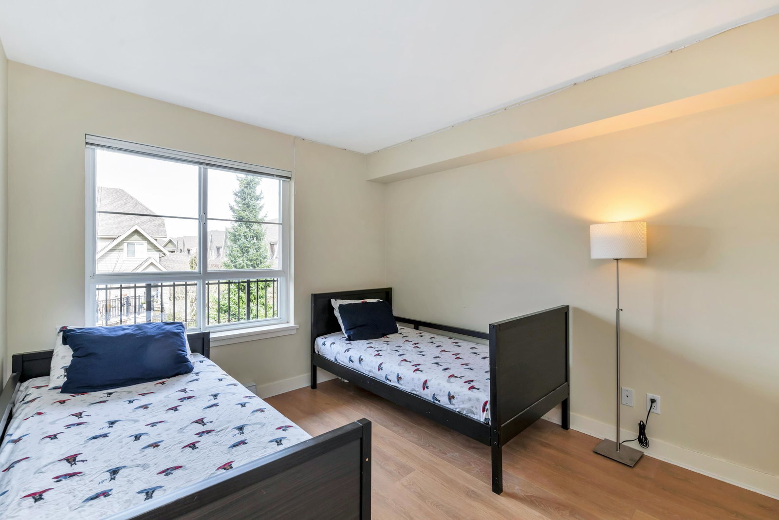 Listing Image 9