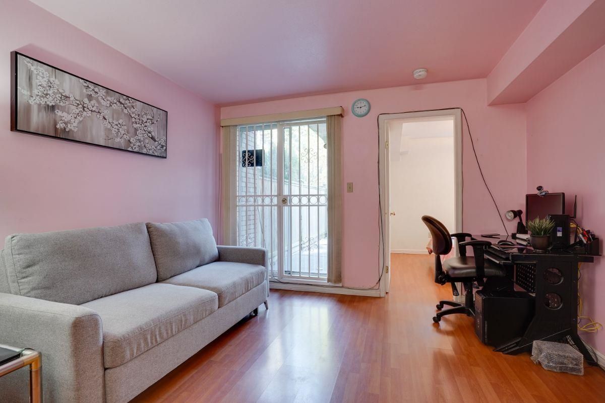 Listing Image 11