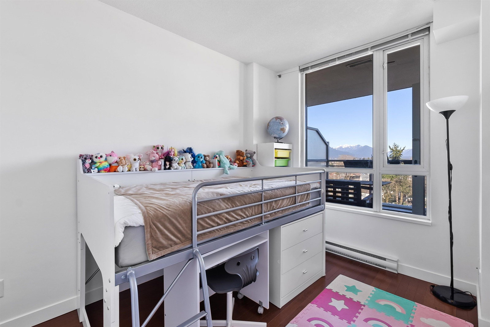 Listing Image 9