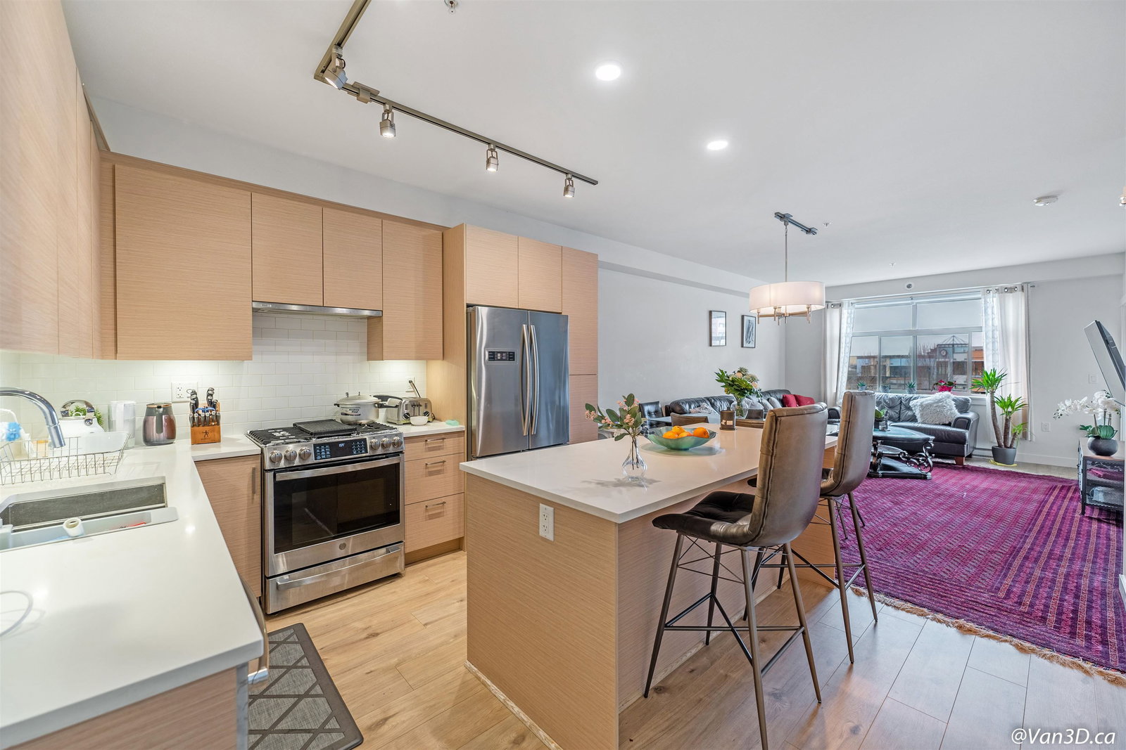 Listing Image 12