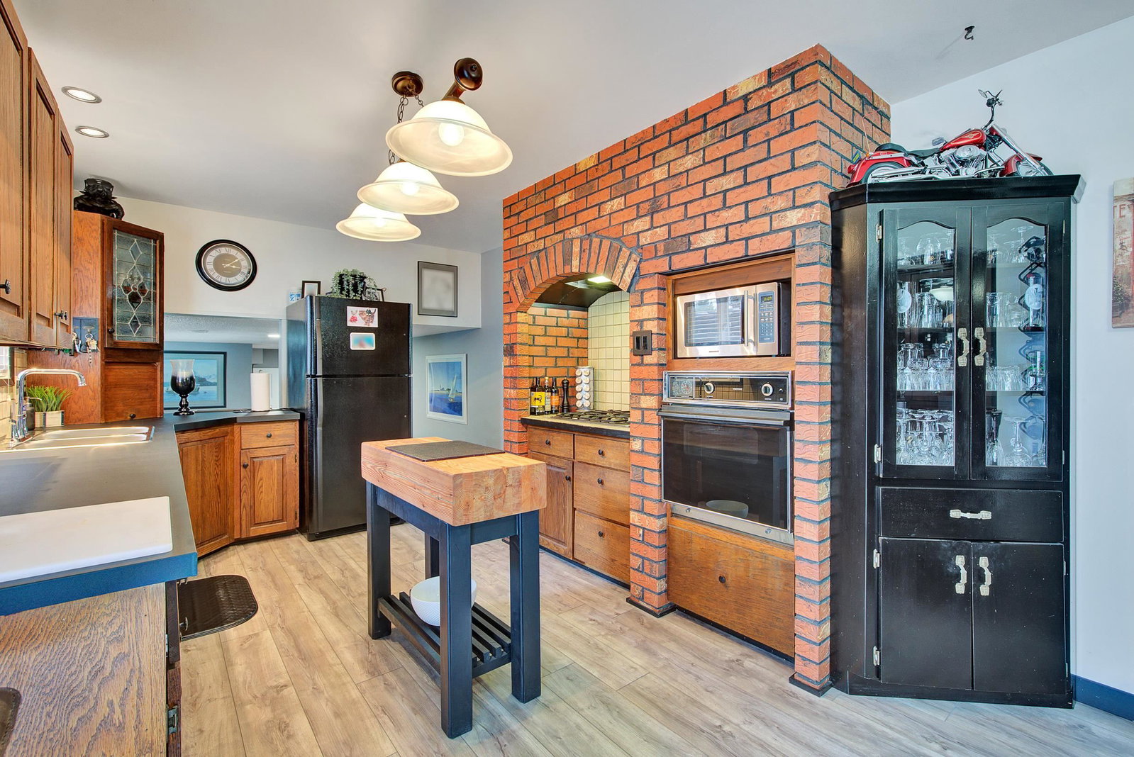 Listing Image 9
