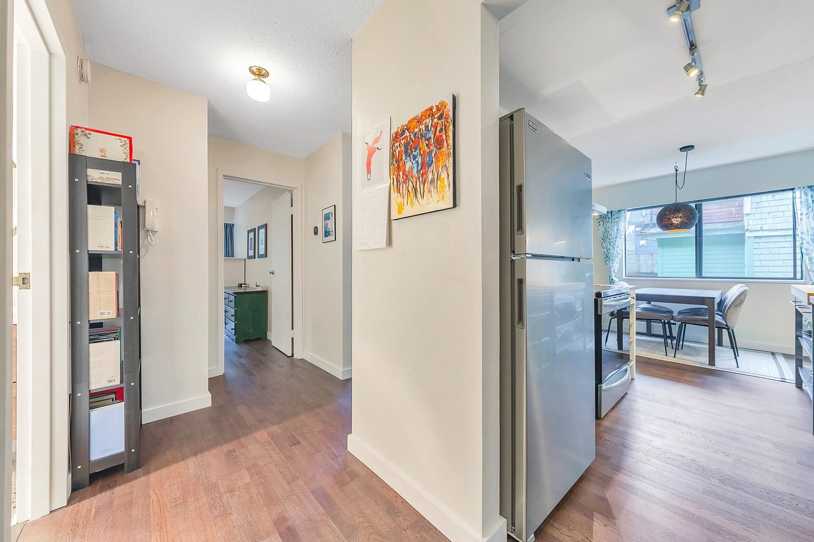 Listing Image 6