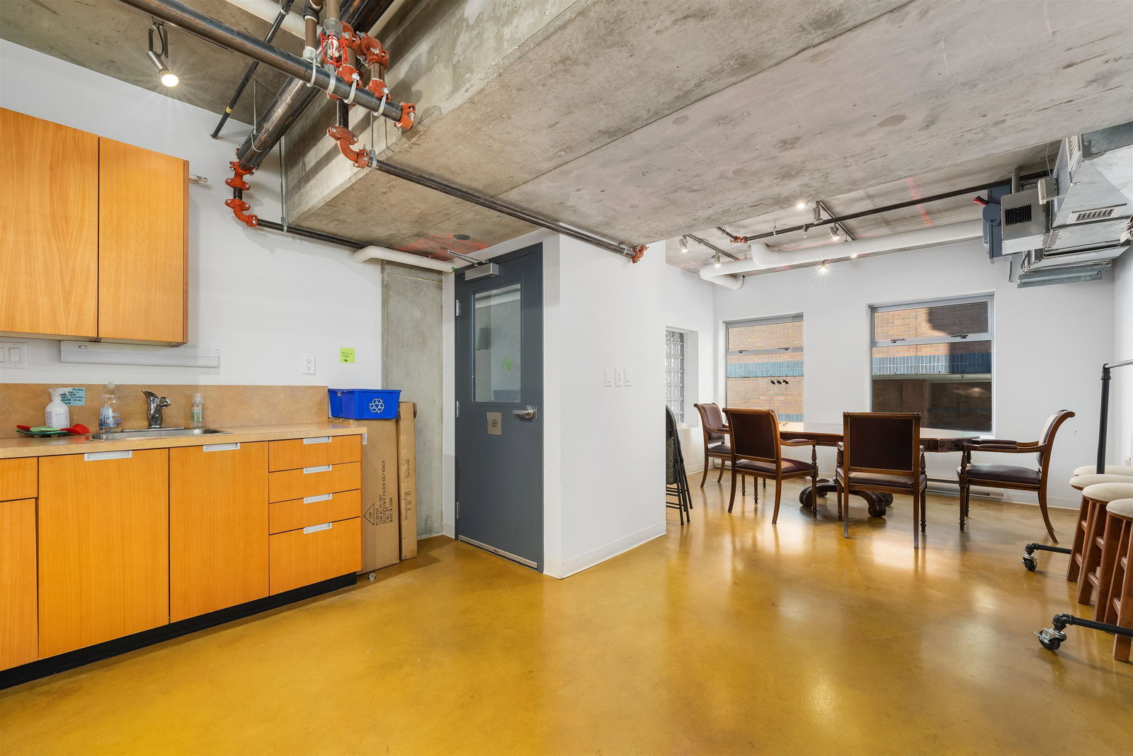 Listing Image 14