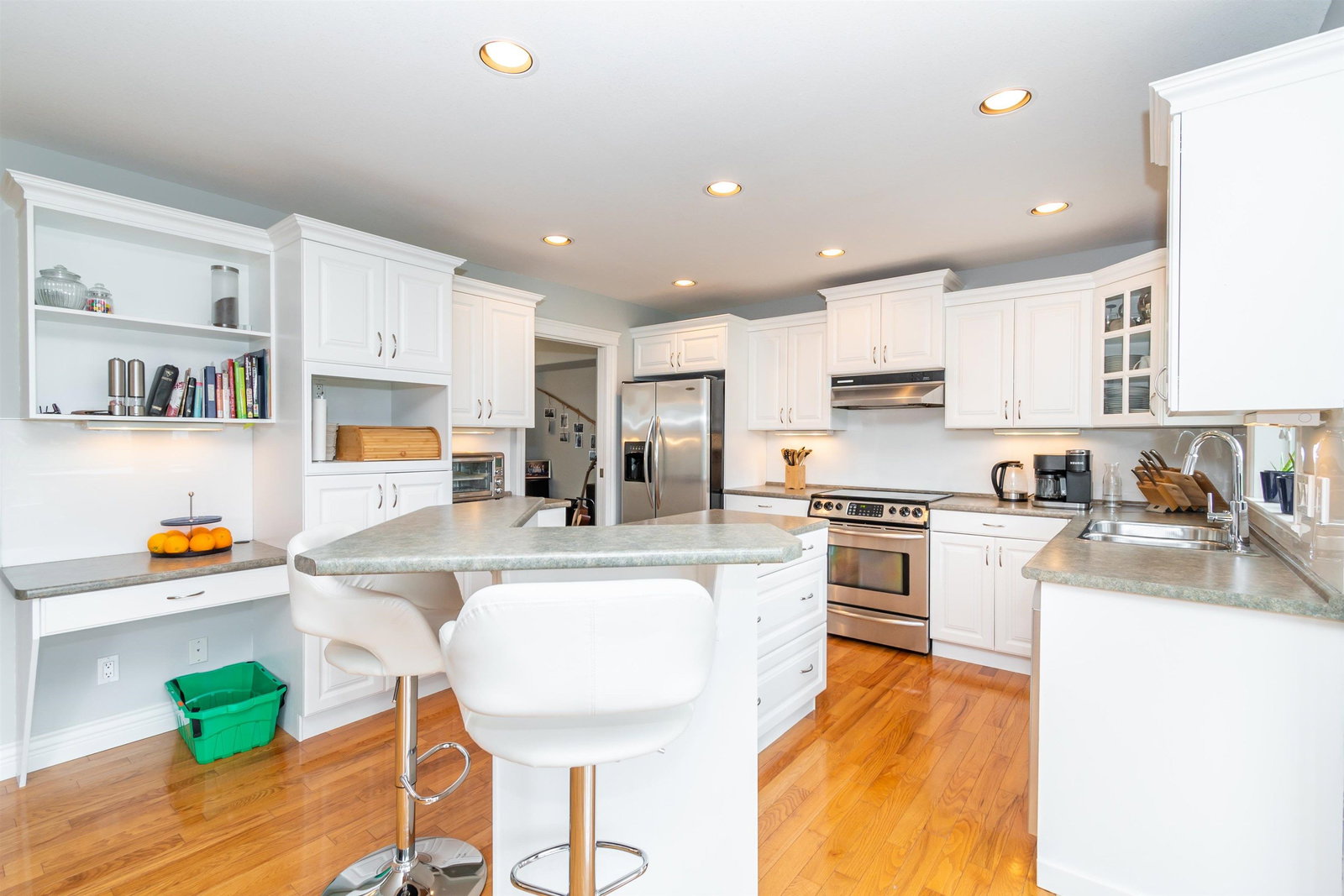 Listing Image 9