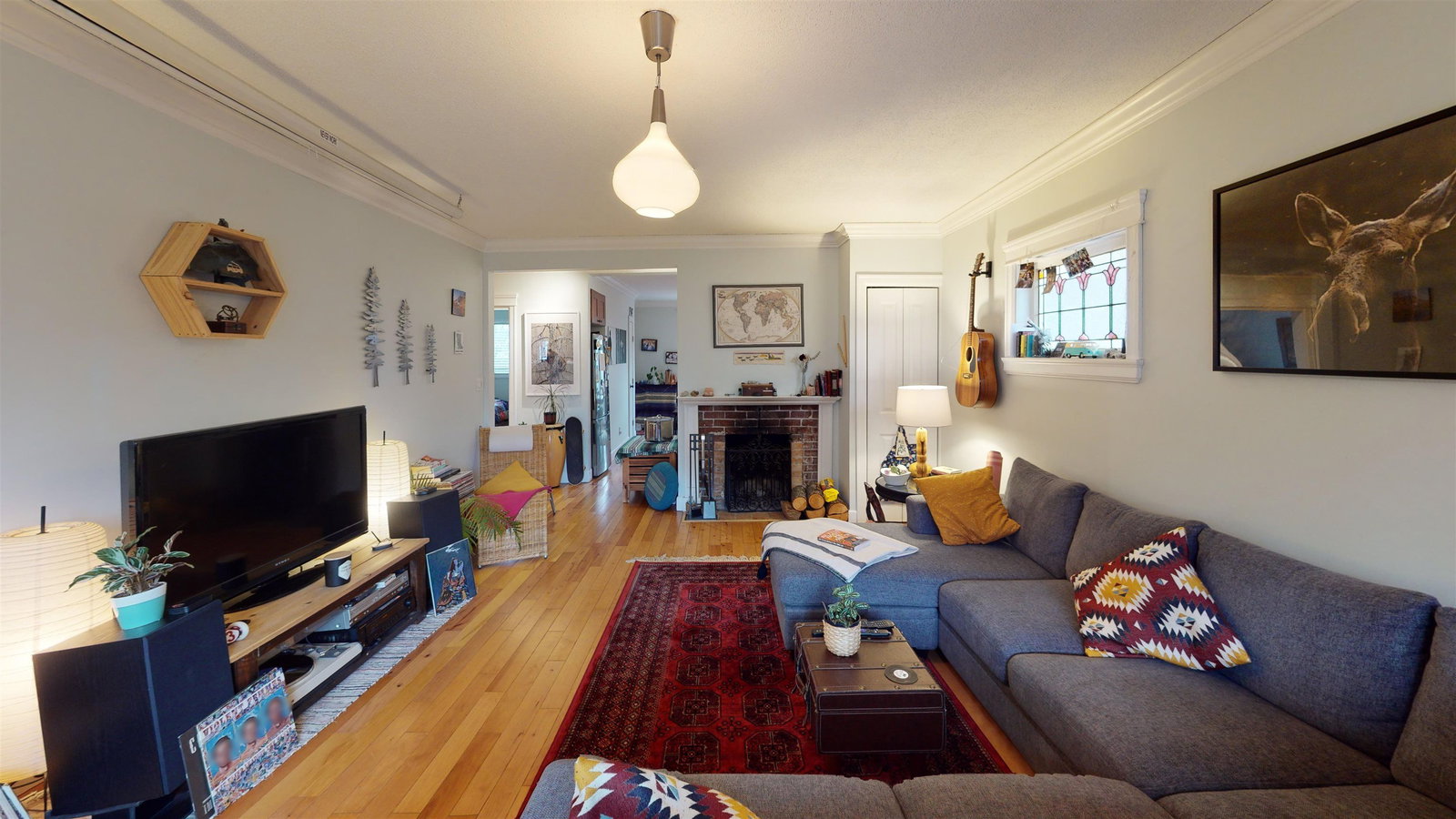 Listing Image 4