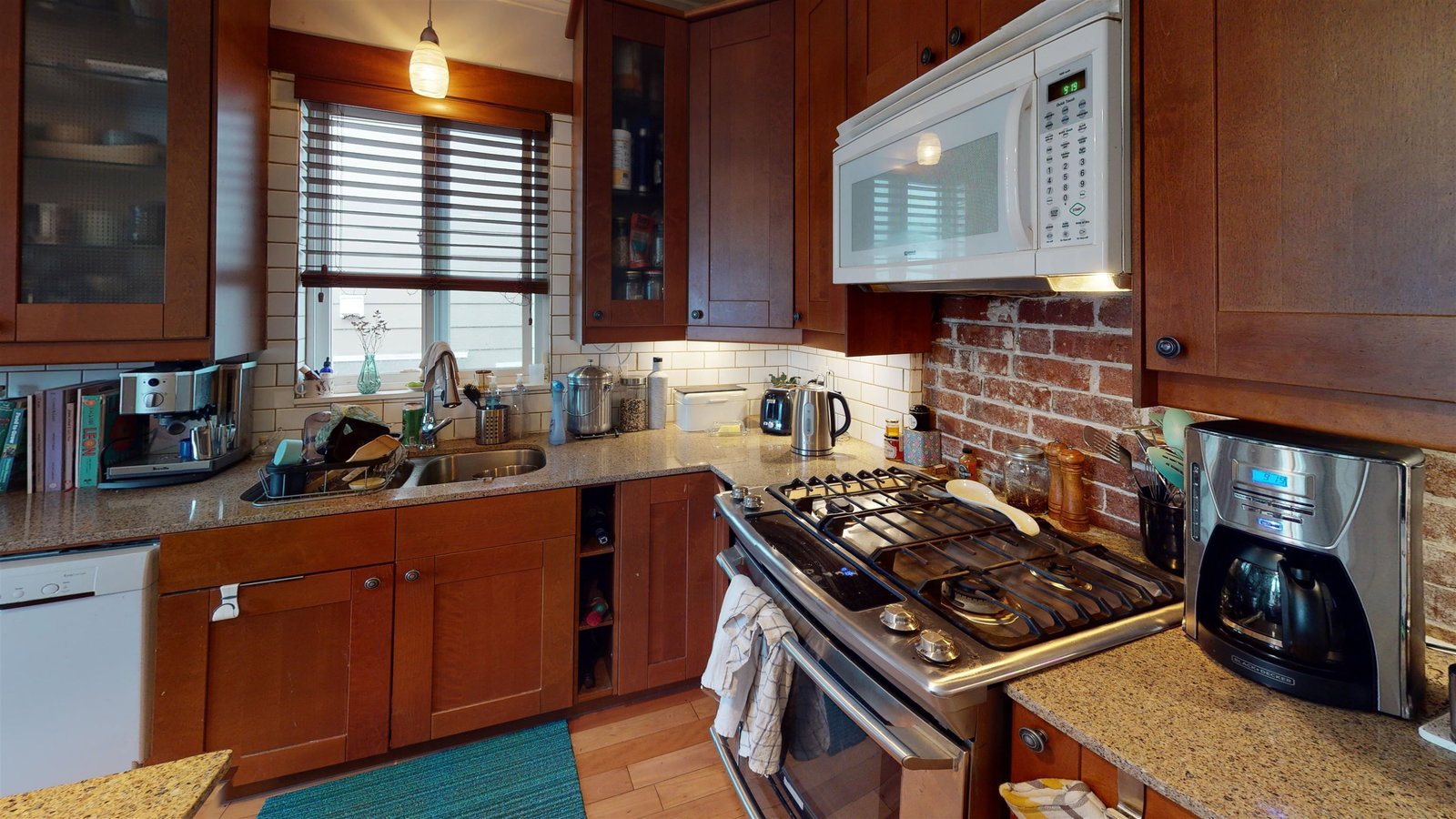 Listing Image 8